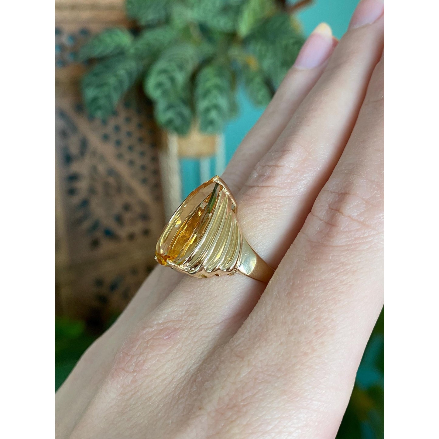 Vintage Solid 14k Yellow Gold Citrine Teardrop Fluted Ring - Size 5.75