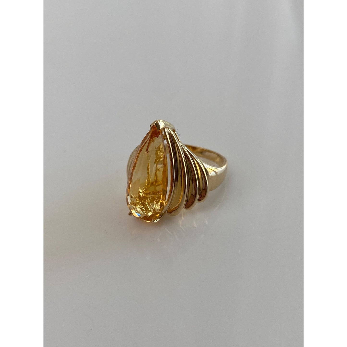Vintage Solid 14k Yellow Gold Citrine Teardrop Fluted Ring - Size 5.75