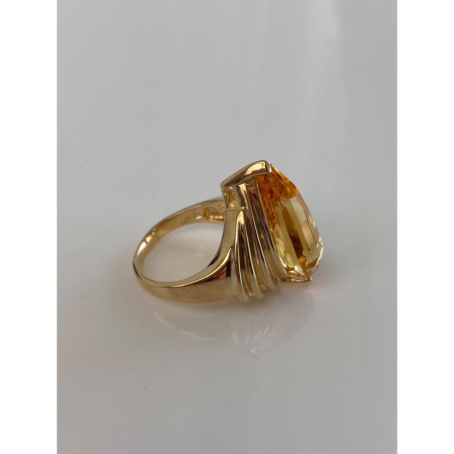 Vintage Solid 14k Yellow Gold Citrine Teardrop Fluted Ring - Size 5.75