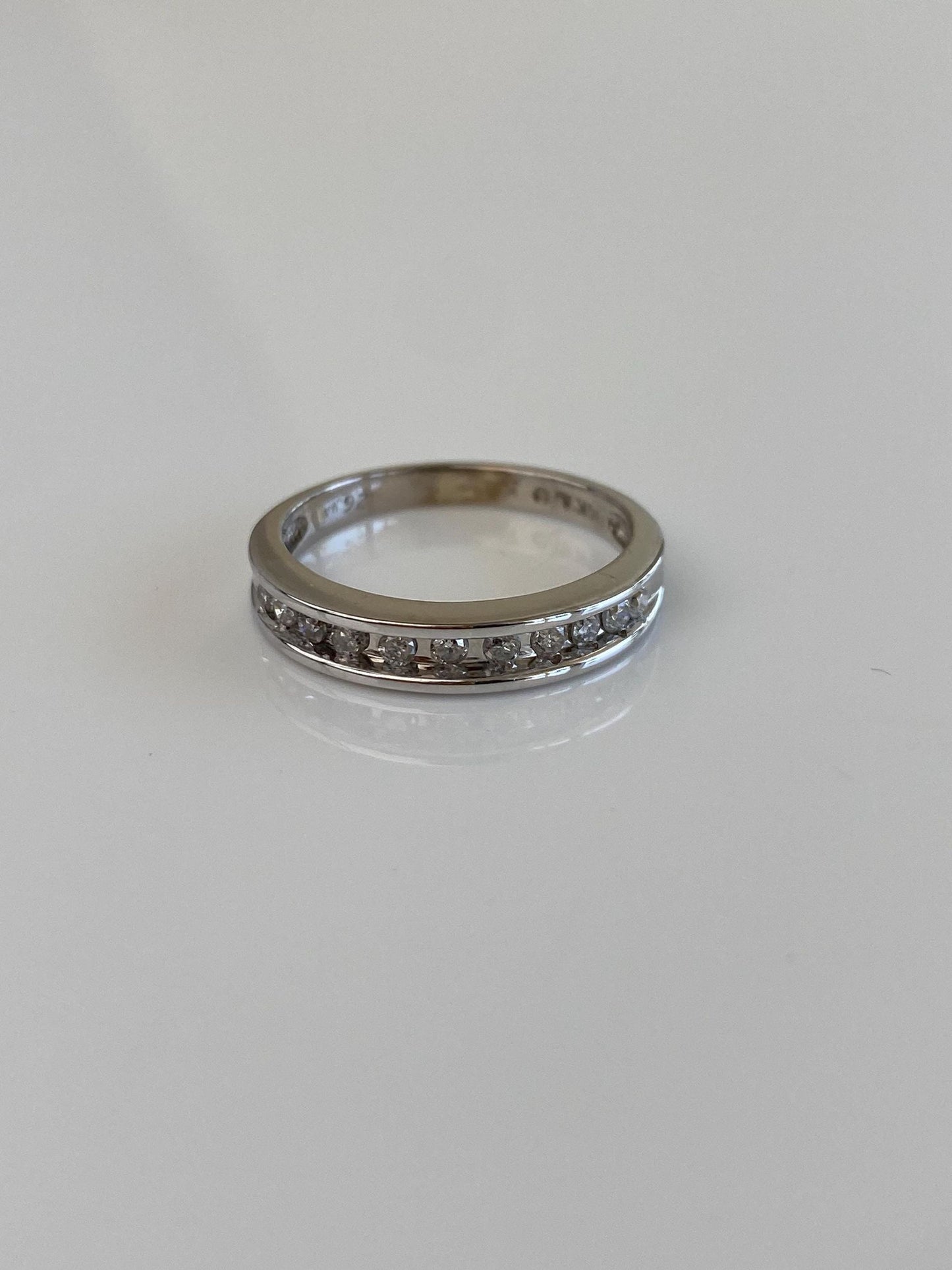 Vintage Solid 14k White Gold Diamond Ring Band - Size 6.75