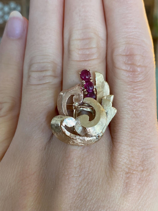 Vintage Solid 14k Yellow Gold Ruby Cabochon Ring - Size 7.5
