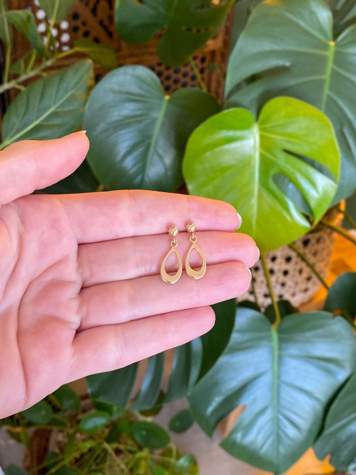Vintage 14k Yellow Gold Open Teardrop Dangle Stud Earrings