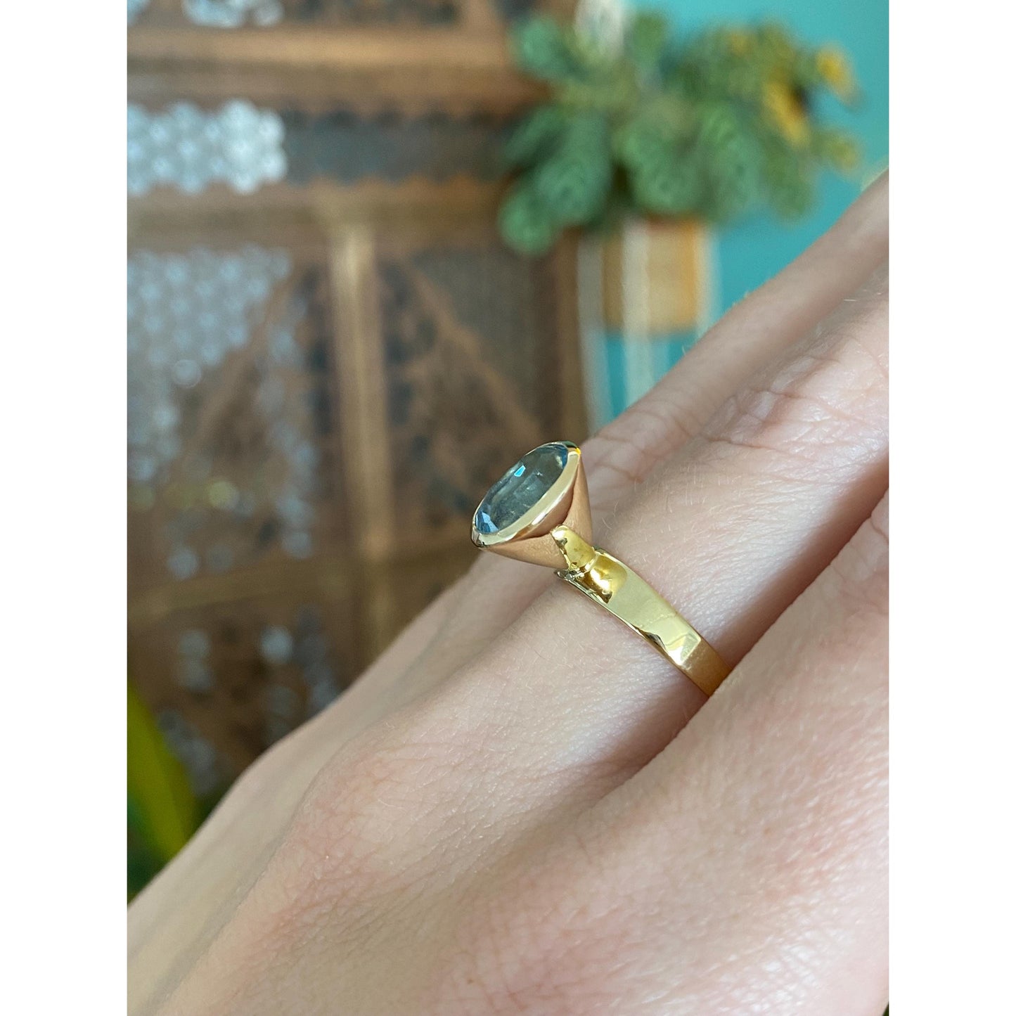 Vintage Solid 14k Yellow Gold Aquamarine Ring - Size 6.75