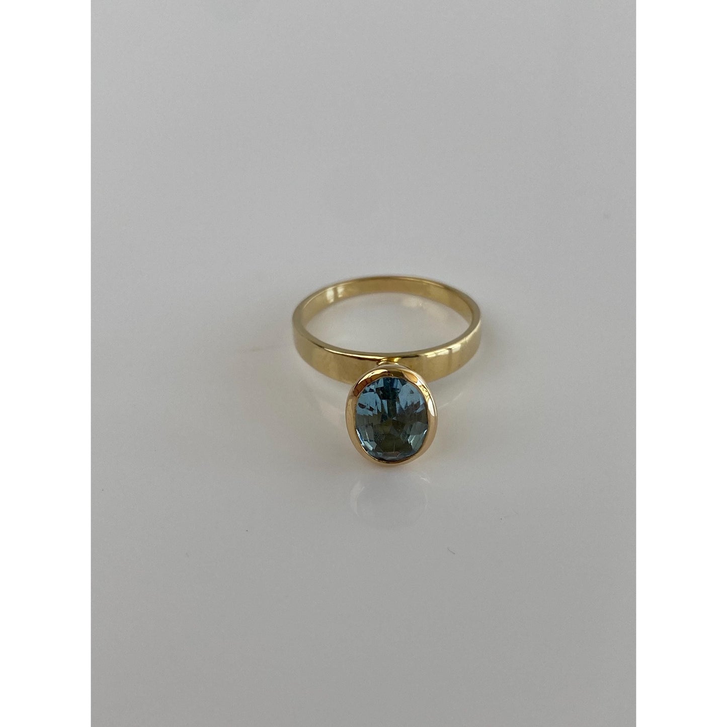 Vintage Solid 14k Yellow Gold Aquamarine Ring - Size 6.75