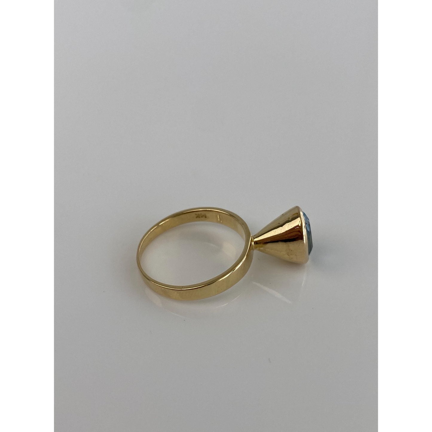 Vintage Solid 14k Yellow Gold Aquamarine Ring - Size 6.75