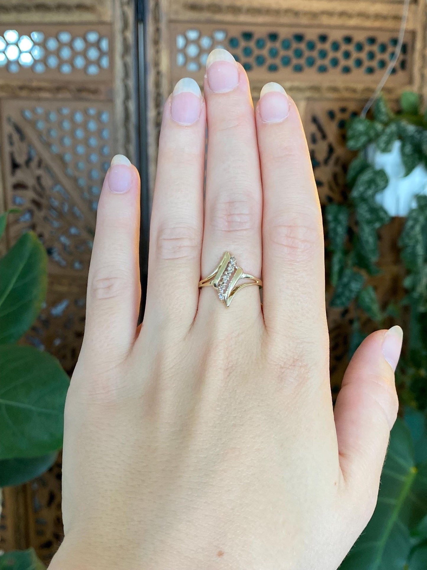 Vintage Solid 10k Yellow Gold Diamond Twist Ring - Size 6.5