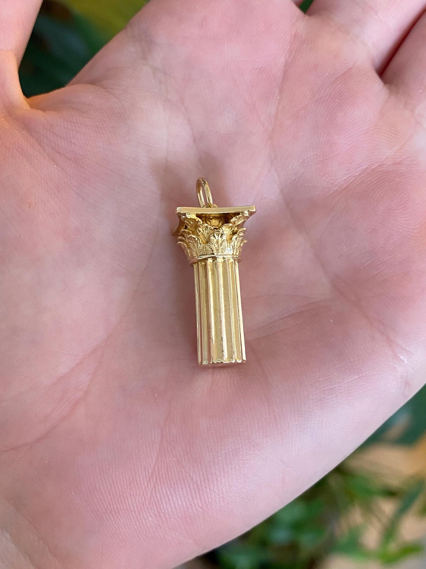 Vintage 18k Yellow Gold Large Column Charm