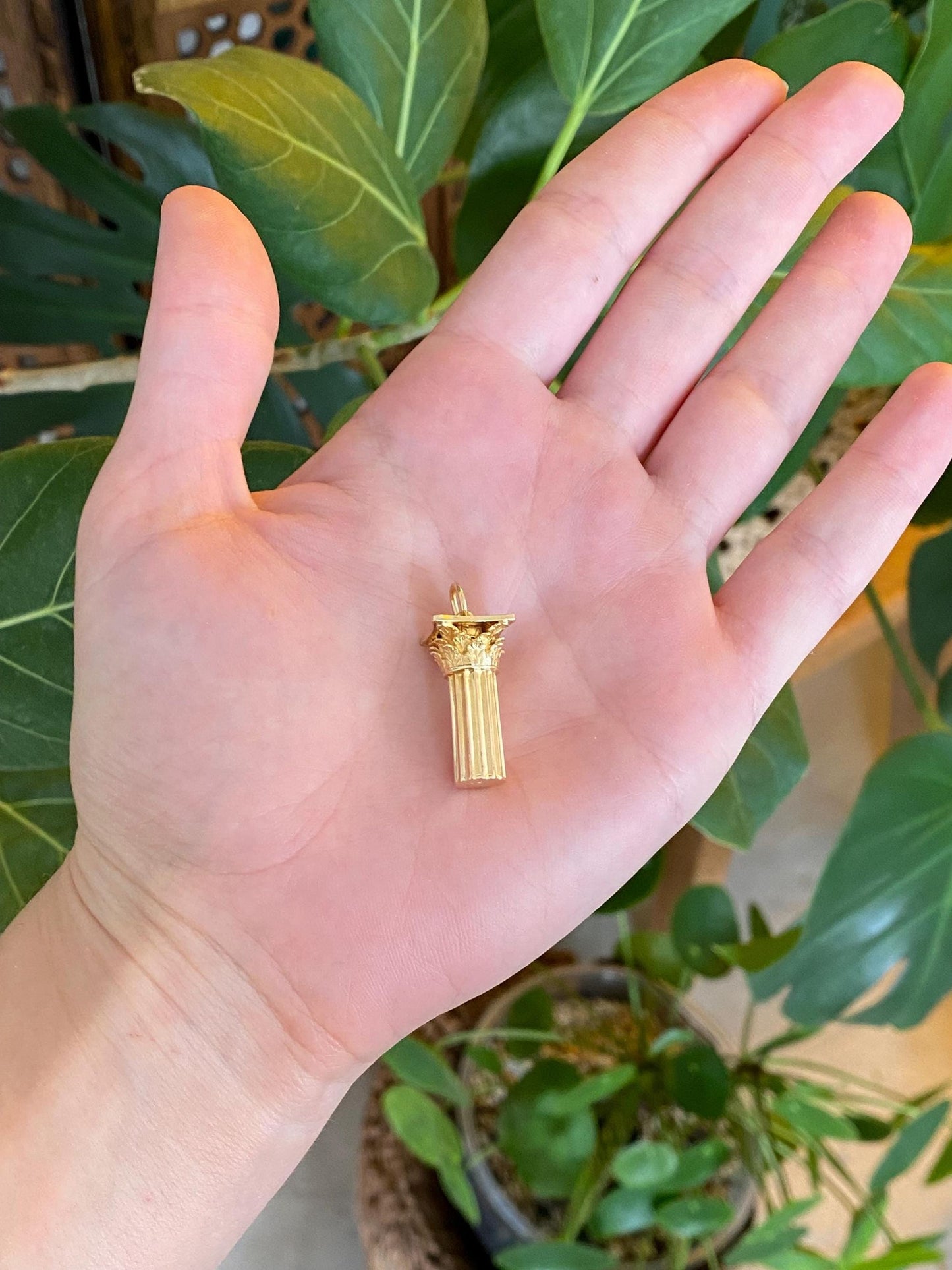Vintage 18k Yellow Gold Large Column Charm