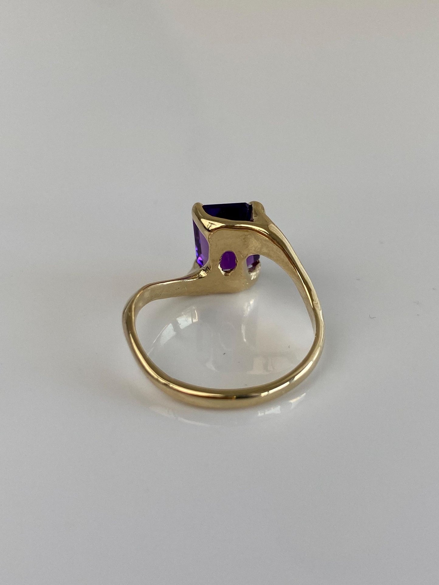 Vintage Solid 14k Yellow Gold Amethyst Ring - Size 7