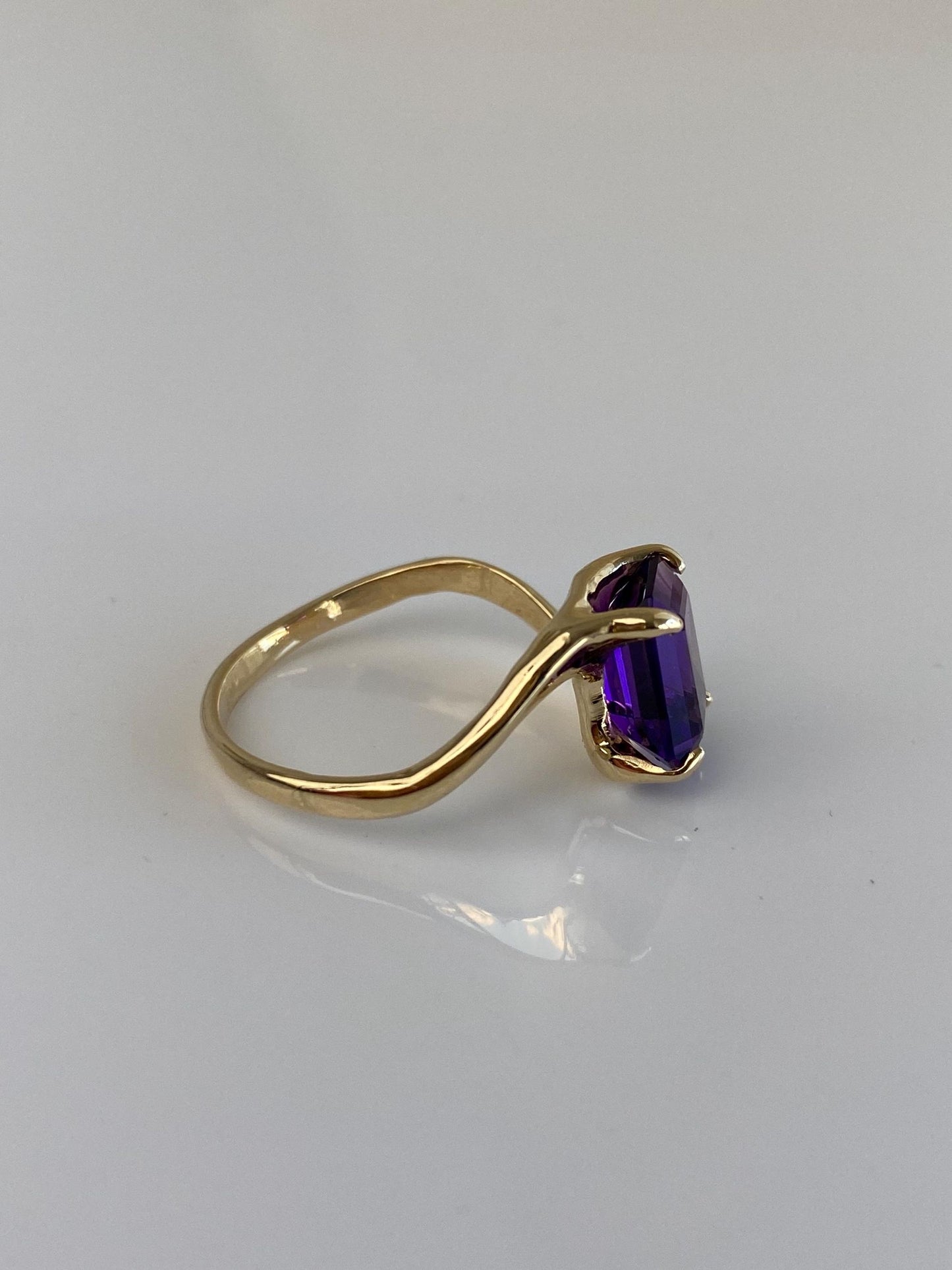 Vintage Solid 14k Yellow Gold Amethyst Ring - Size 7
