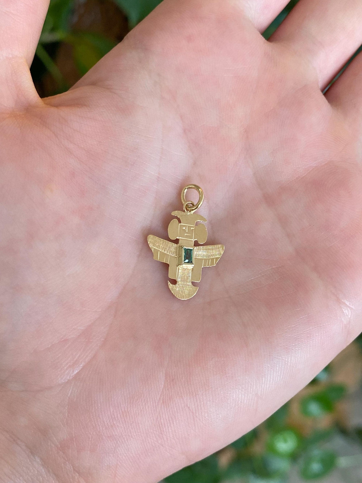 Vintage Solid 18k Yellow Gold Emerald Inca Charm