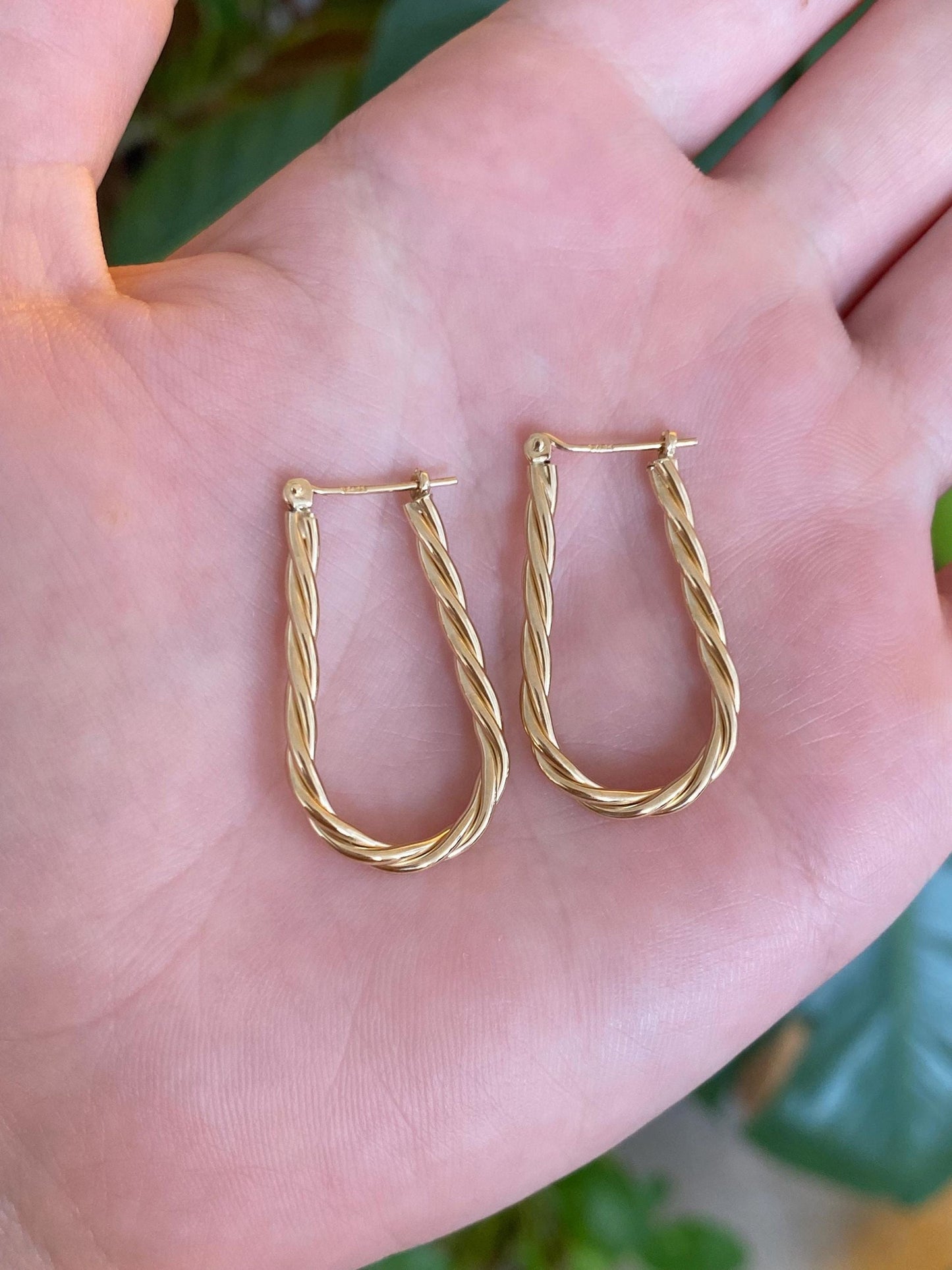 Vintage Solid 14k Yellow Gold Twist Oval Hoop Earrings