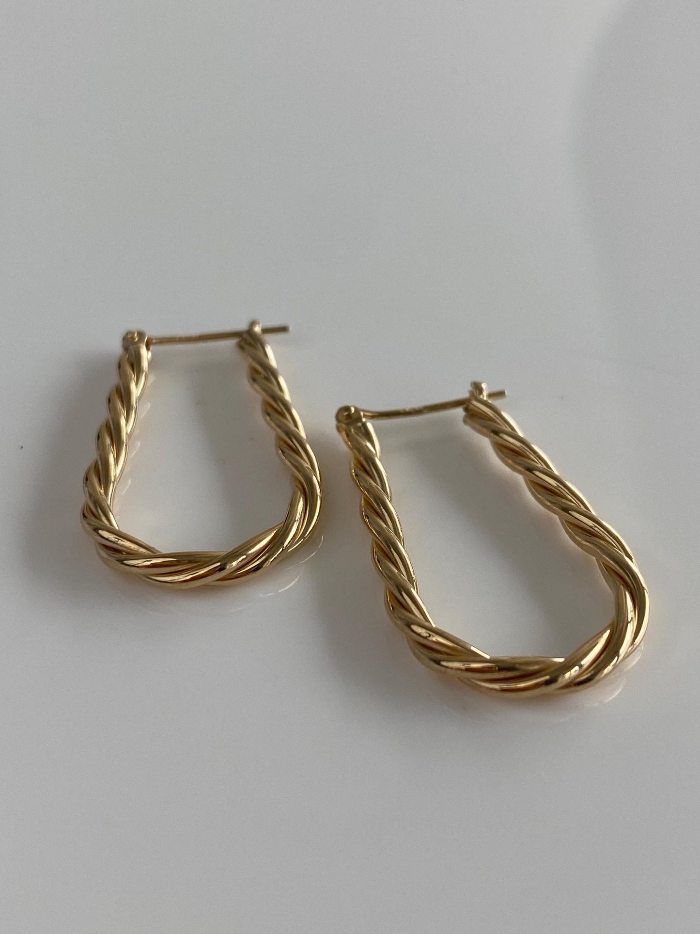 Vintage Solid 14k Yellow Gold Twist Oval Hoop Earrings