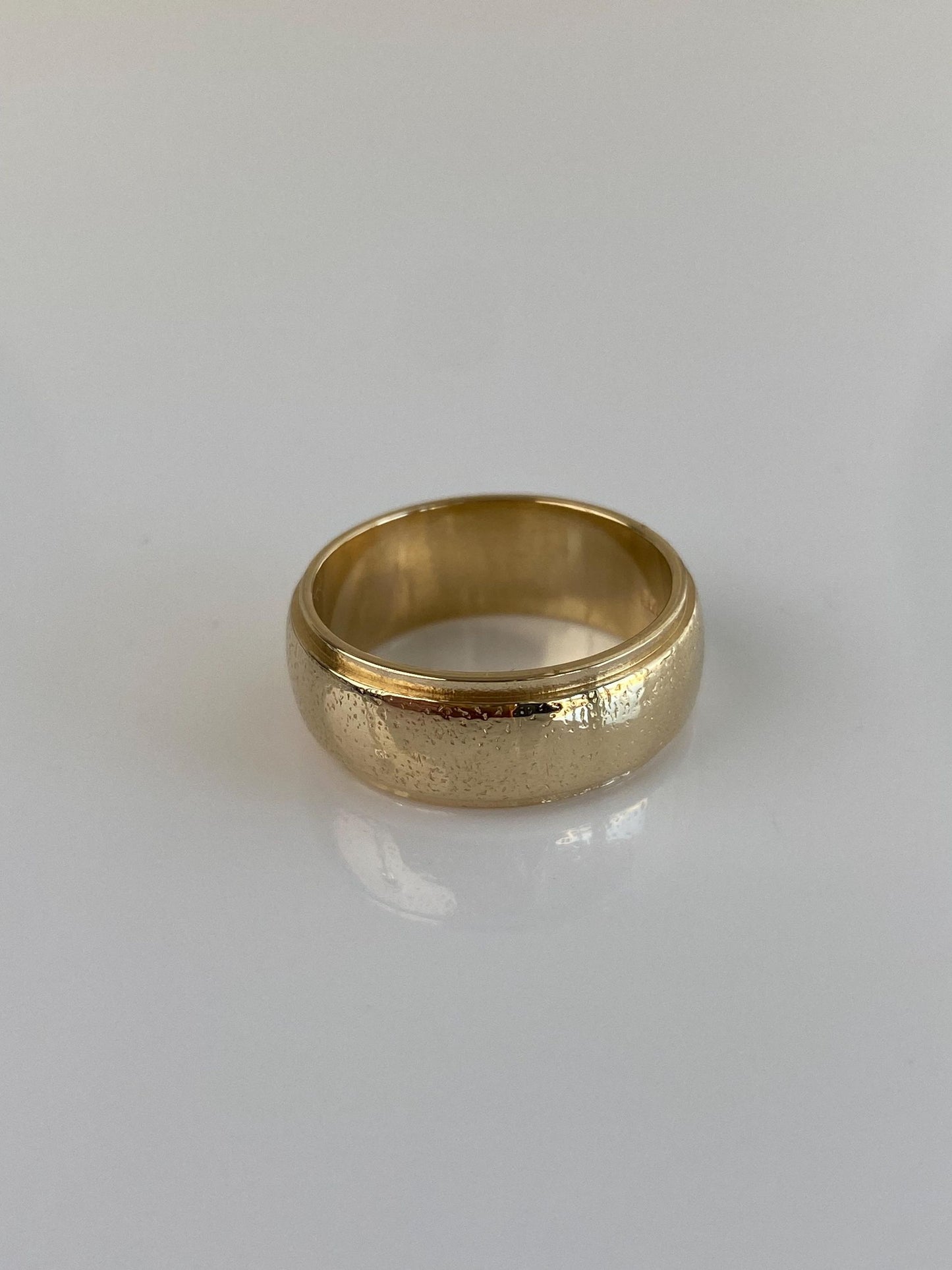 Vintage Solid 14k Yellow Gold Textured Lined Ring Band - Size 7.25