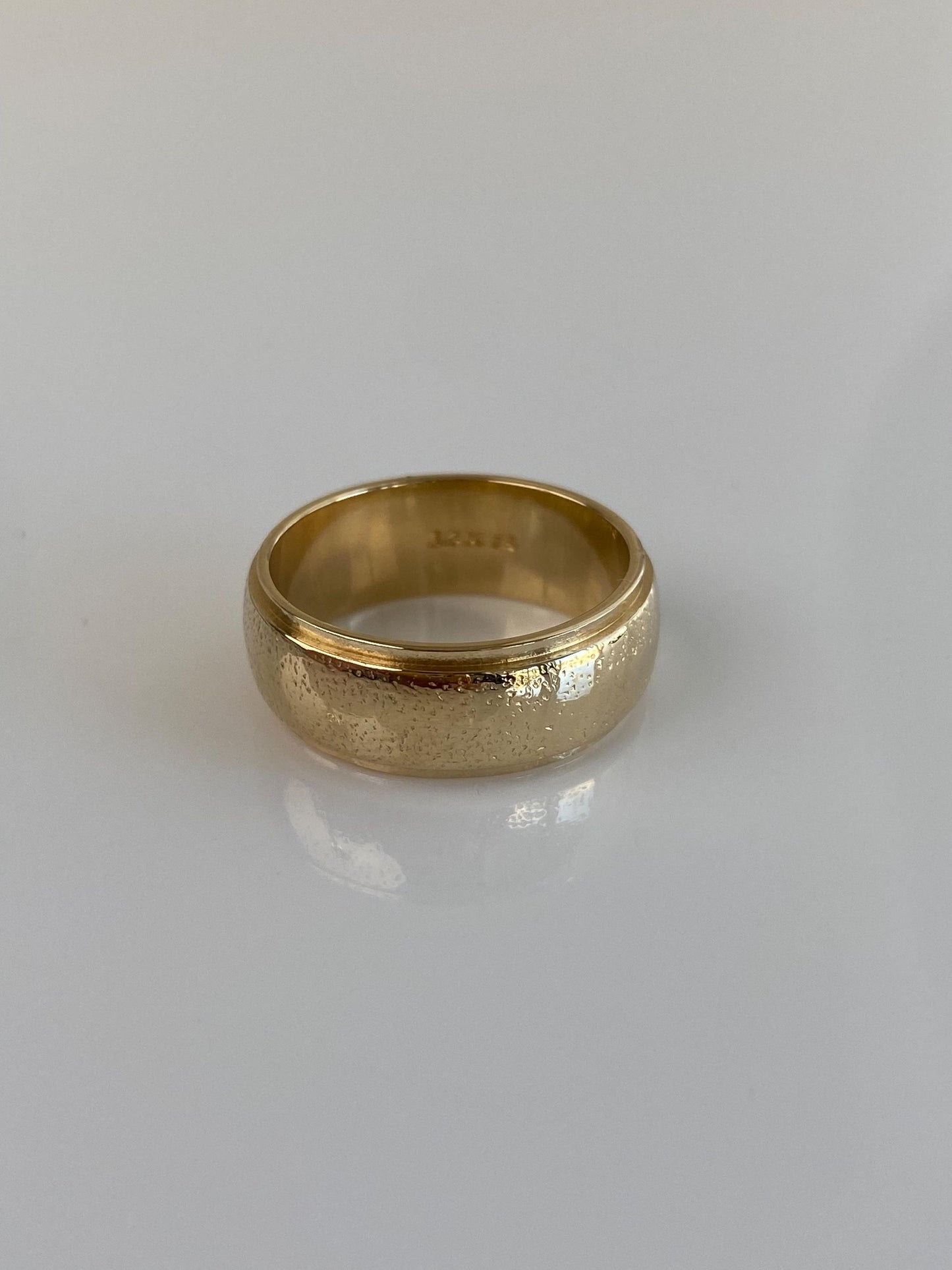 Vintage Solid 14k Yellow Gold Textured Lined Ring Band - Size 7.25