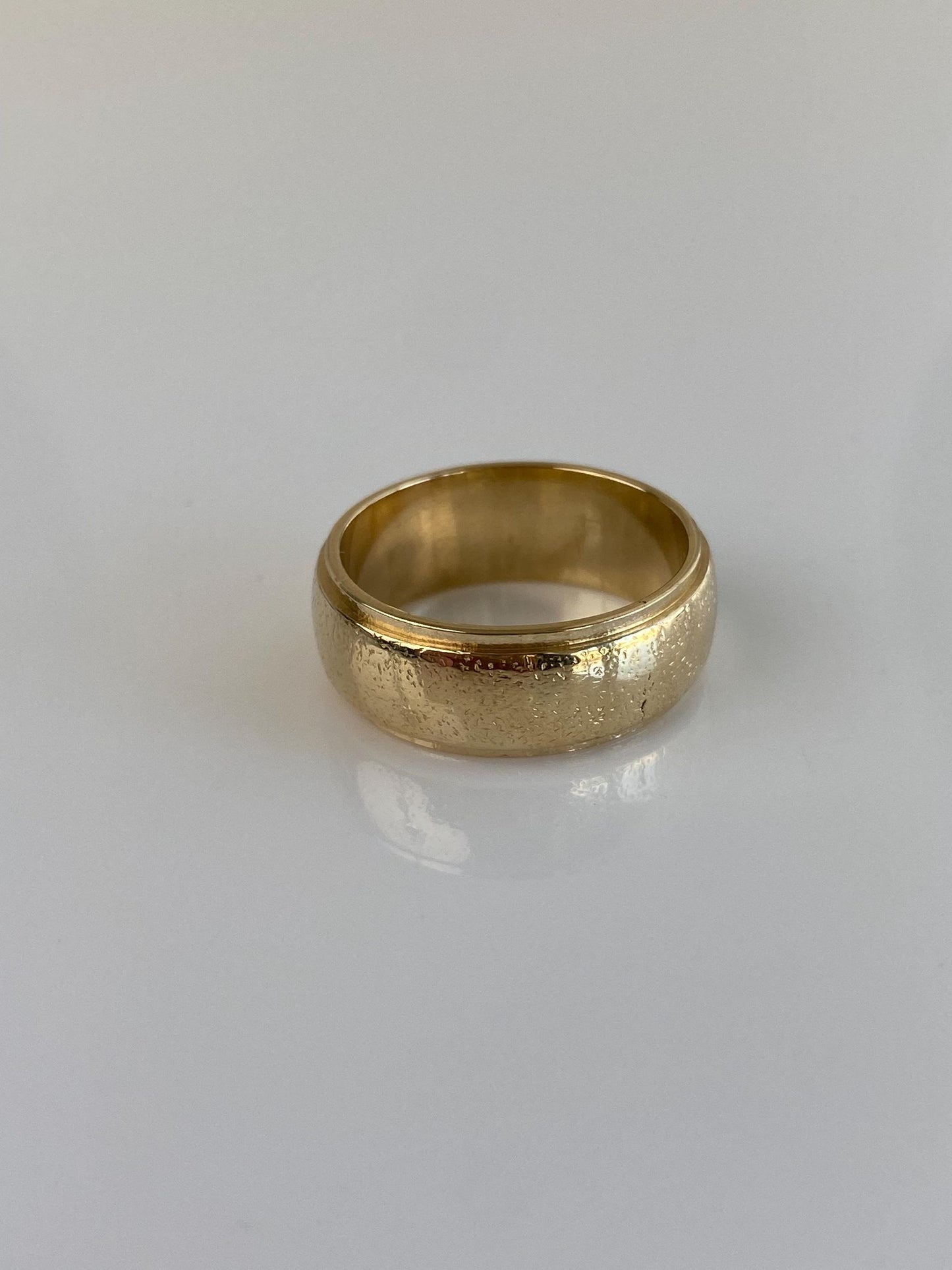 Vintage Solid 14k Yellow Gold Textured Lined Ring Band - Size 7.25