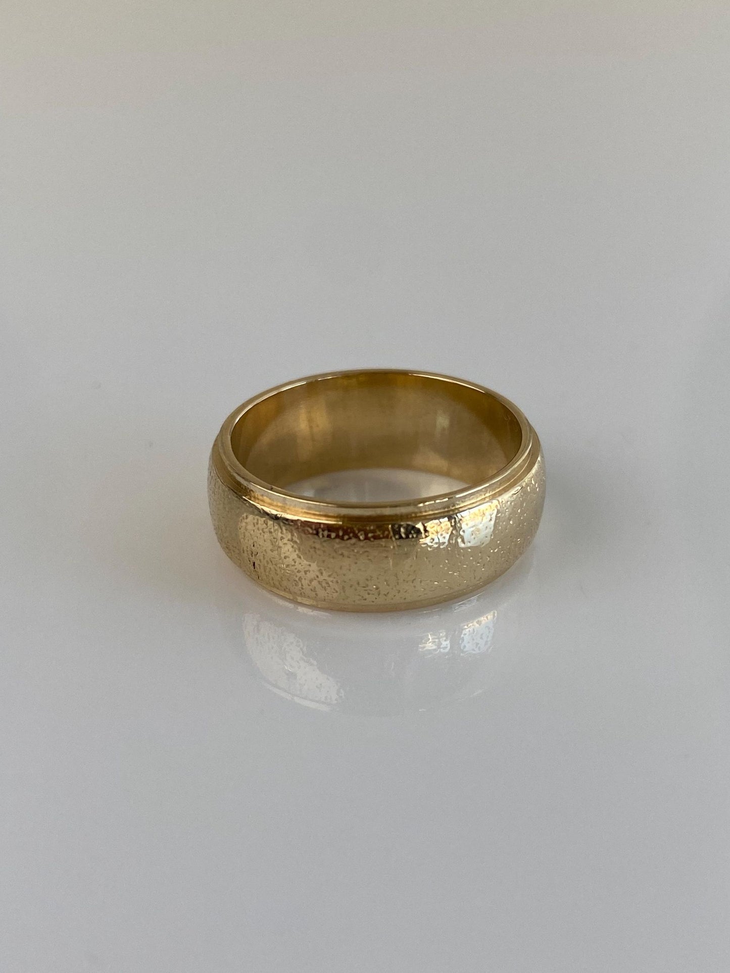 Vintage Solid 14k Yellow Gold Textured Lined Ring Band - Size 7.25