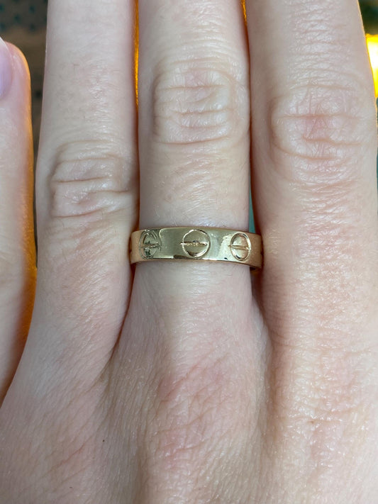 Vintage Solid 14k Yellow Gold Screw Love Style Ring Band - Size 8