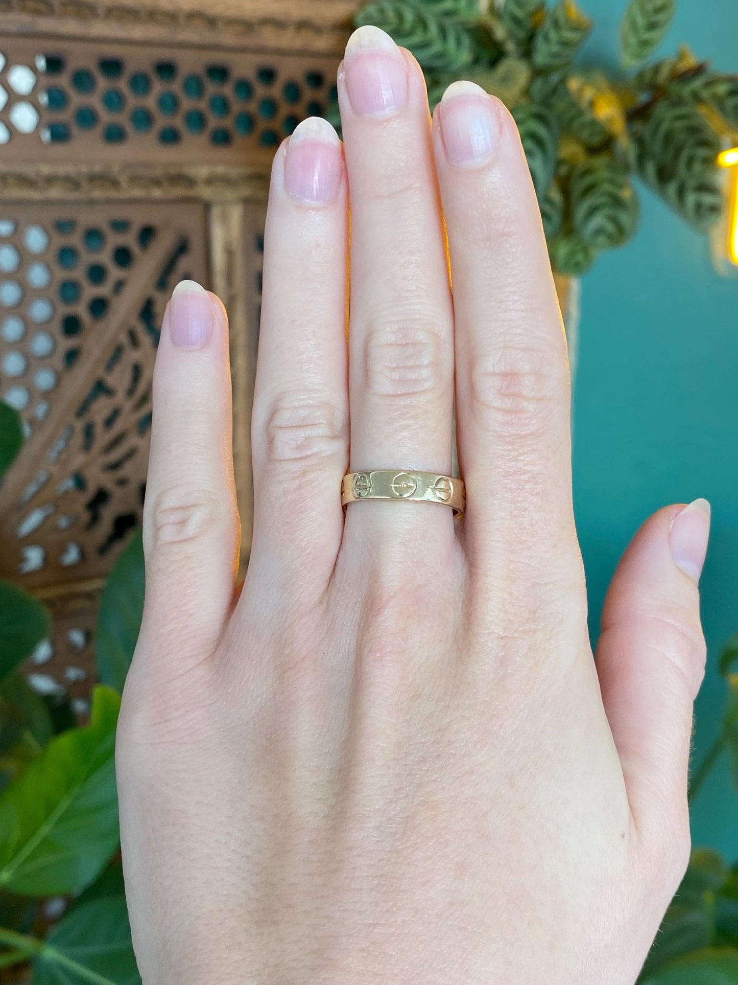 Vintage Solid 14k Yellow Gold Screw Love Style Ring Band - Size 8