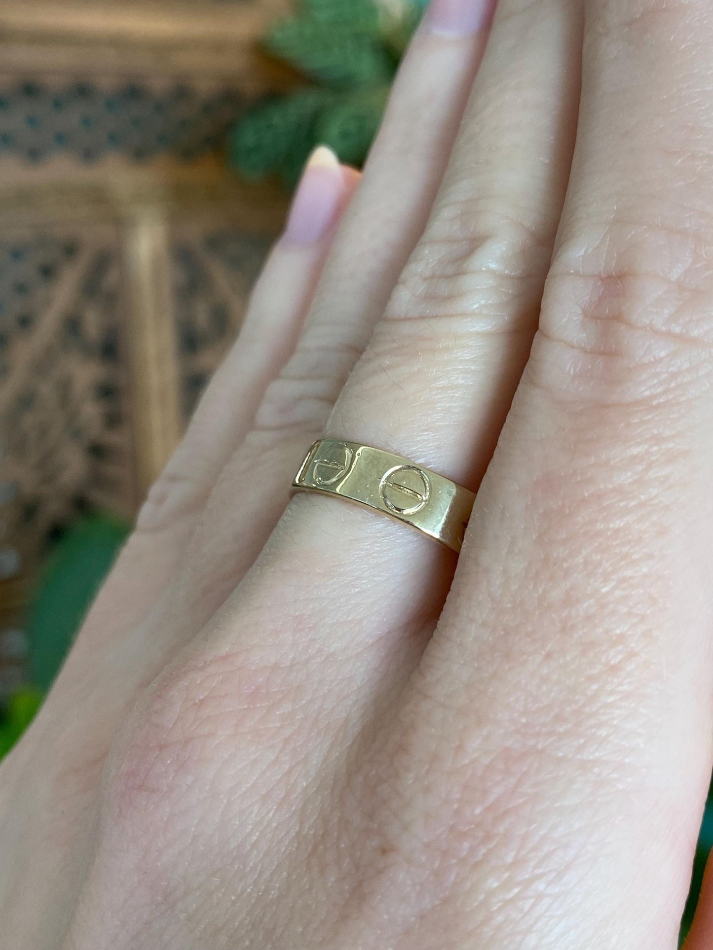Vintage Solid 14k Yellow Gold Screw Love Style Ring Band - Size 8