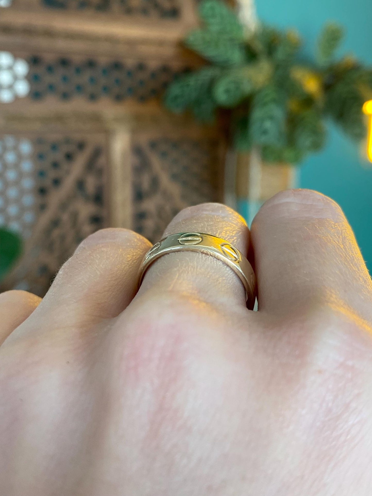 Vintage Solid 14k Yellow Gold Screw Love Style Ring Band - Size 8