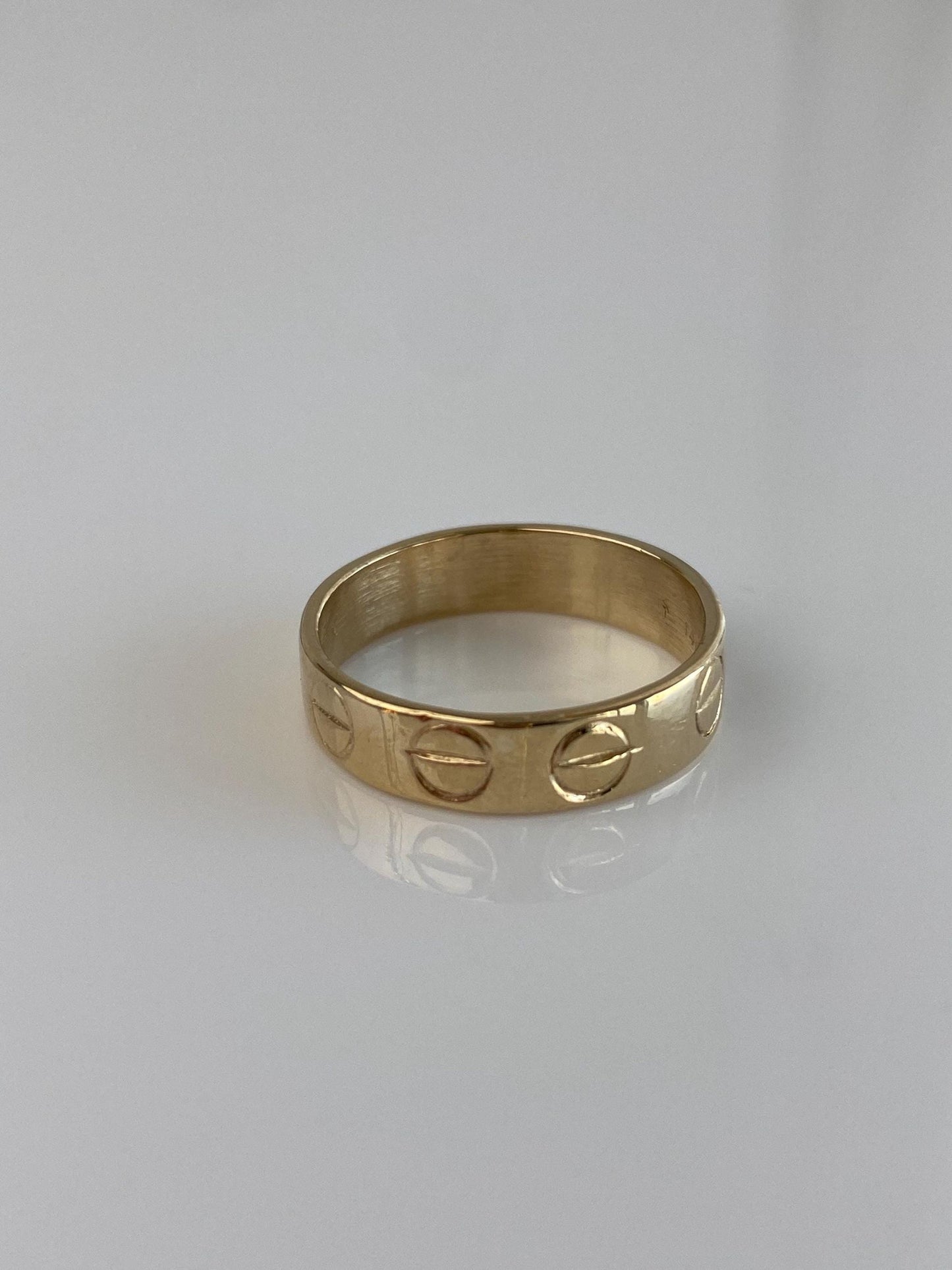 Vintage Solid 14k Yellow Gold Screw Love Style Ring Band - Size 8
