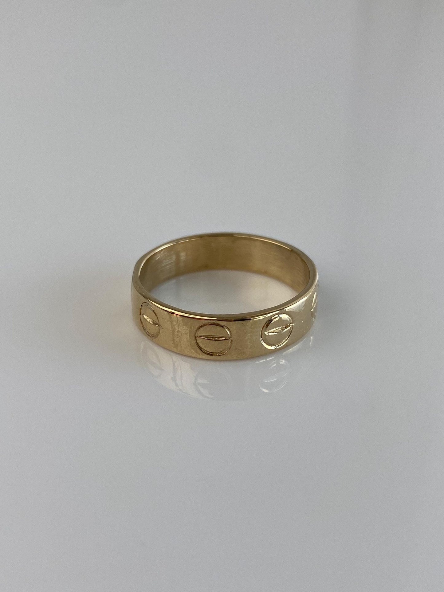 Vintage Solid 14k Yellow Gold Screw Love Style Ring Band - Size 8