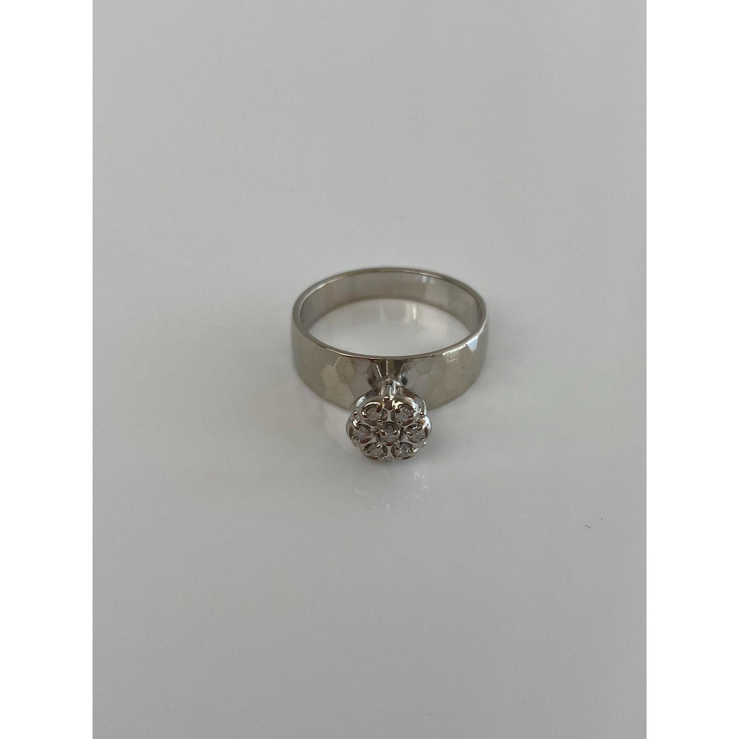 Vintage Solid 10k White Gold Diamond Cluster Faceted Ring Band - Size 5.25