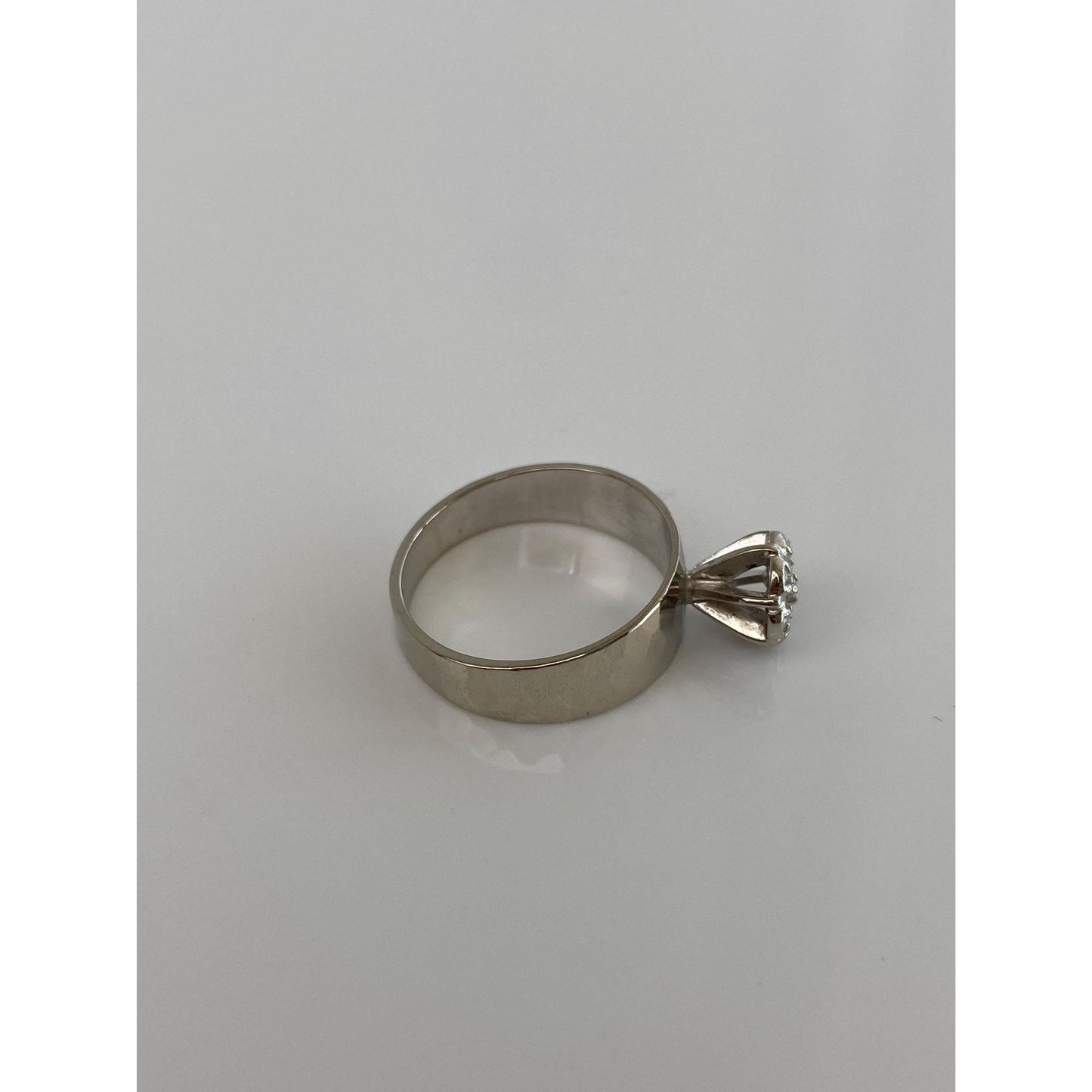 Vintage Solid 10k White Gold Diamond Cluster Faceted Ring Band - Size 5.25