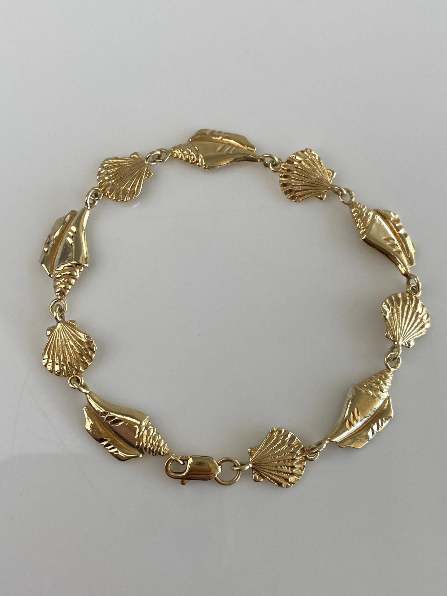 Vintage 10k Yellow Gold Seashell Link Bracelet - 7.5 inches