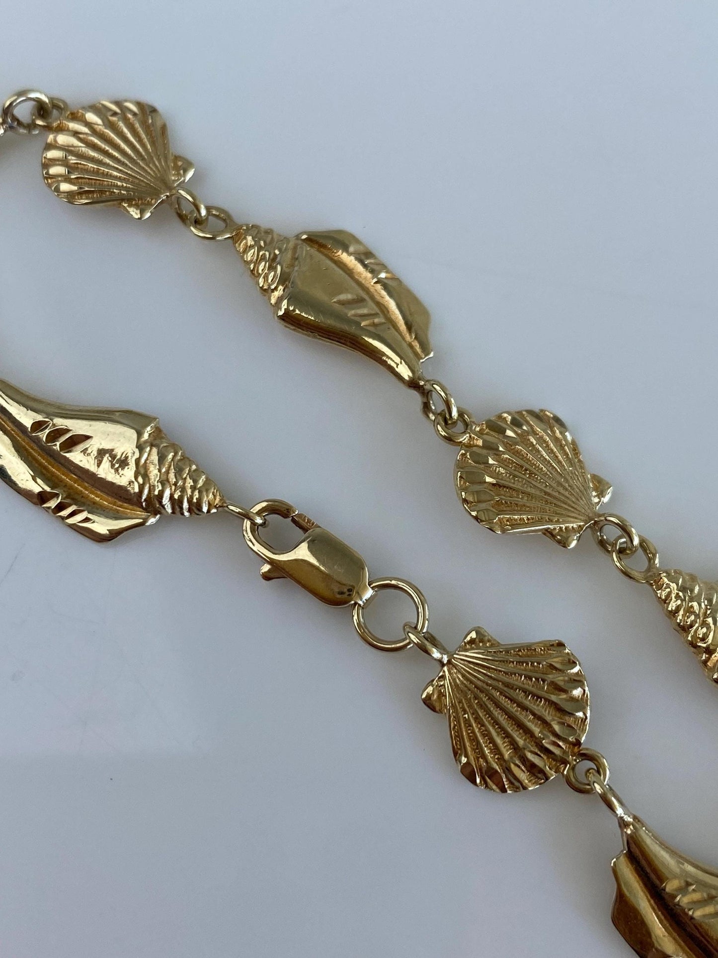 Vintage 10k Yellow Gold Seashell Link Bracelet - 7.5 inches