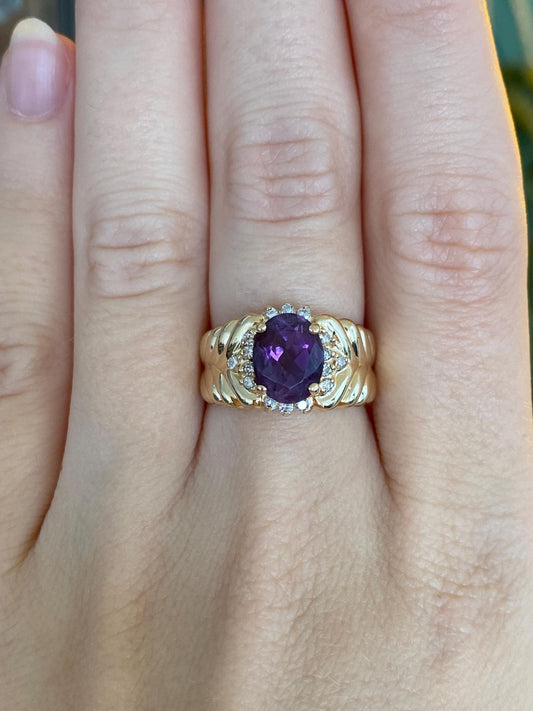 Vintage Solid 14k Yellow Gold Diamond Amethyst Design Ring Band - Size 6.25
