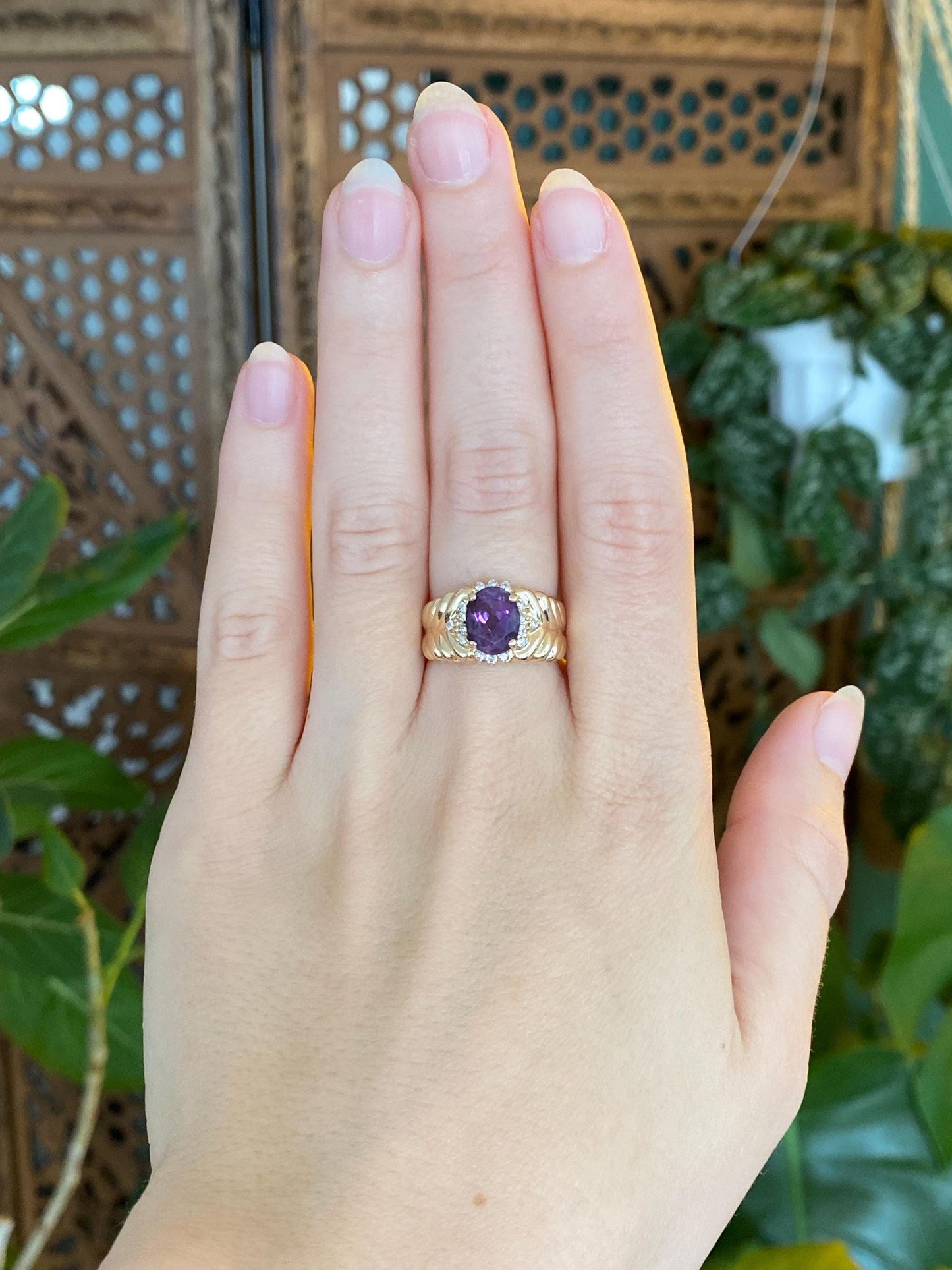 Vintage Solid 14k Yellow Gold Diamond Amethyst Design Ring Band - Size 6.25