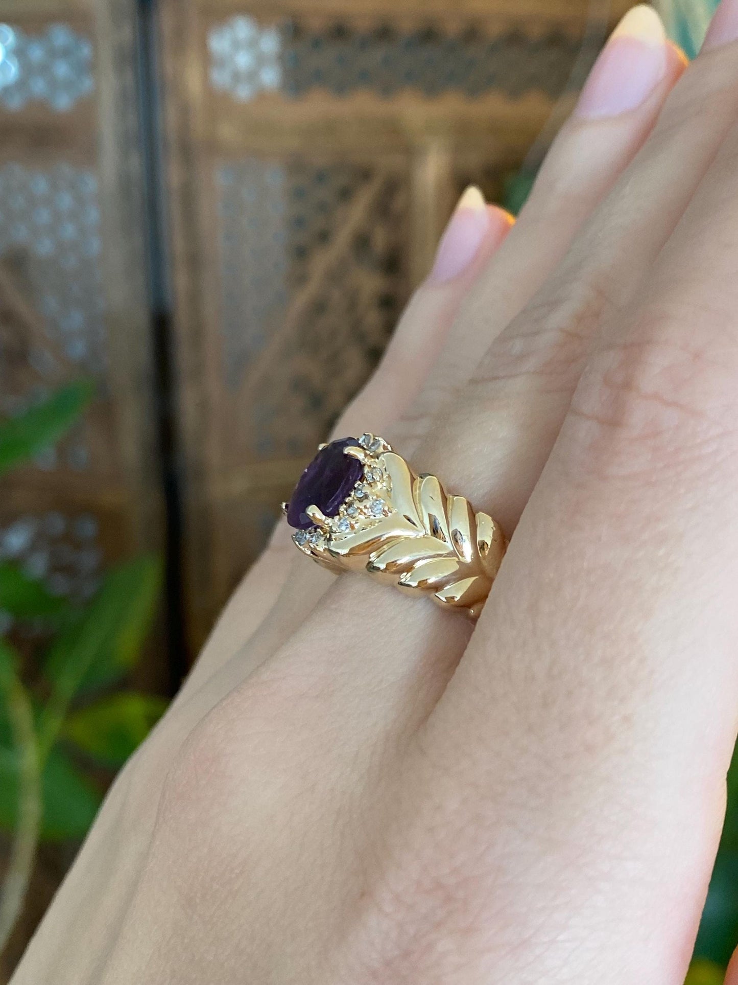 Vintage Solid 14k Yellow Gold Diamond Amethyst Design Ring Band - Size 6.25