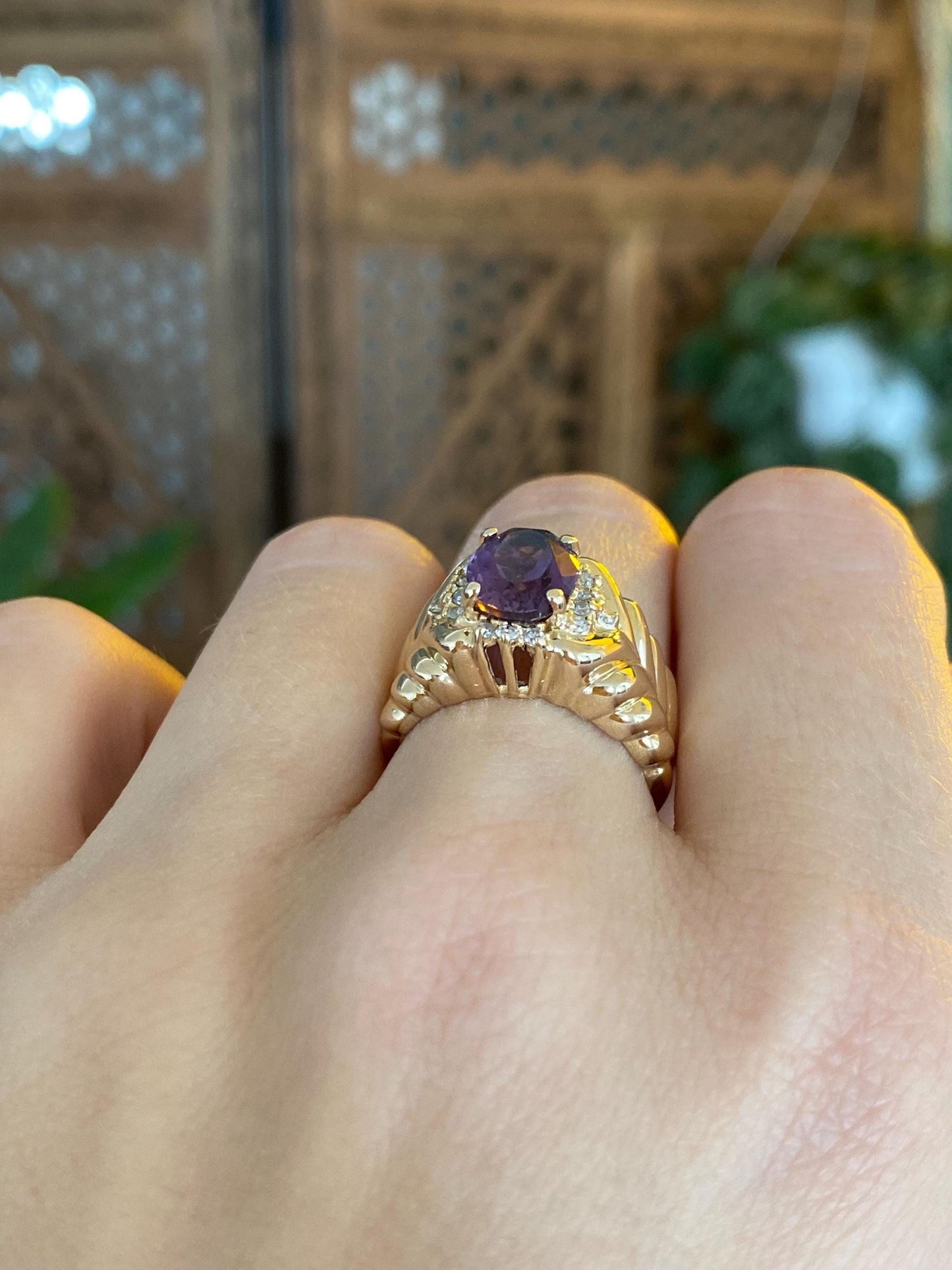 Vintage Solid 14k Yellow Gold Diamond Amethyst Design Ring Band - Size 6.25