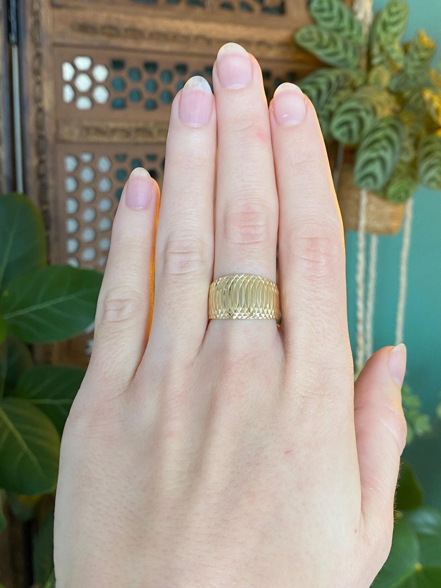 Vintage Solid 14k Yellow Gold Diamond Cut Wide Ring Band - Size 6.75