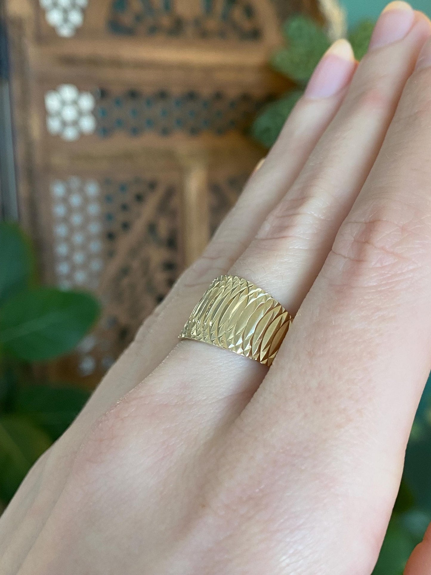 Vintage Solid 14k Yellow Gold Diamond Cut Wide Ring Band - Size 6.75