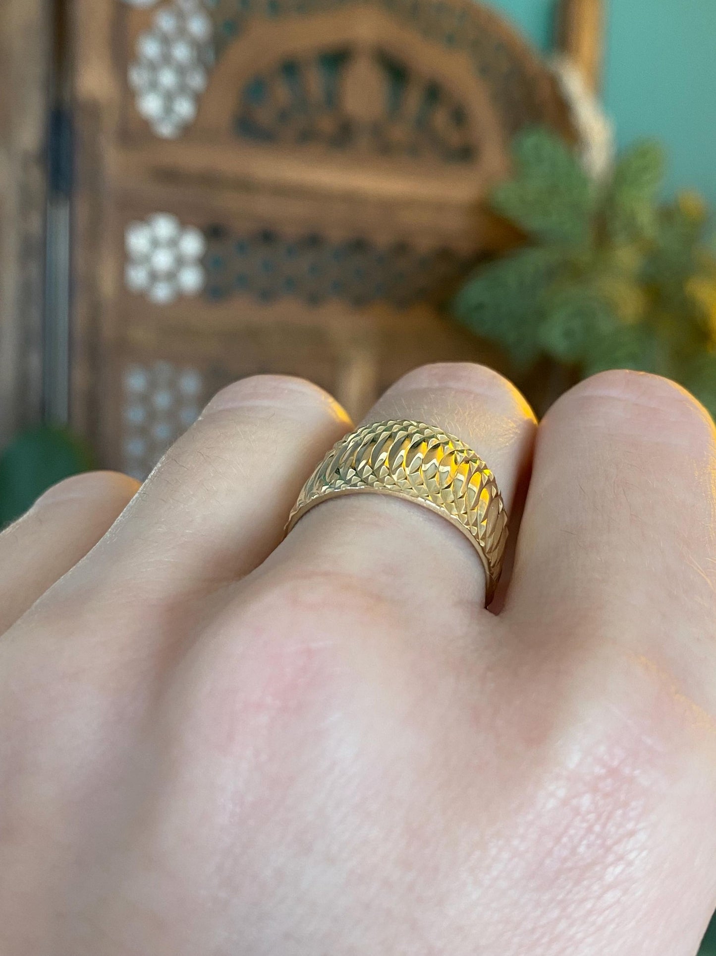 Vintage Solid 14k Yellow Gold Diamond Cut Wide Ring Band - Size 6.75