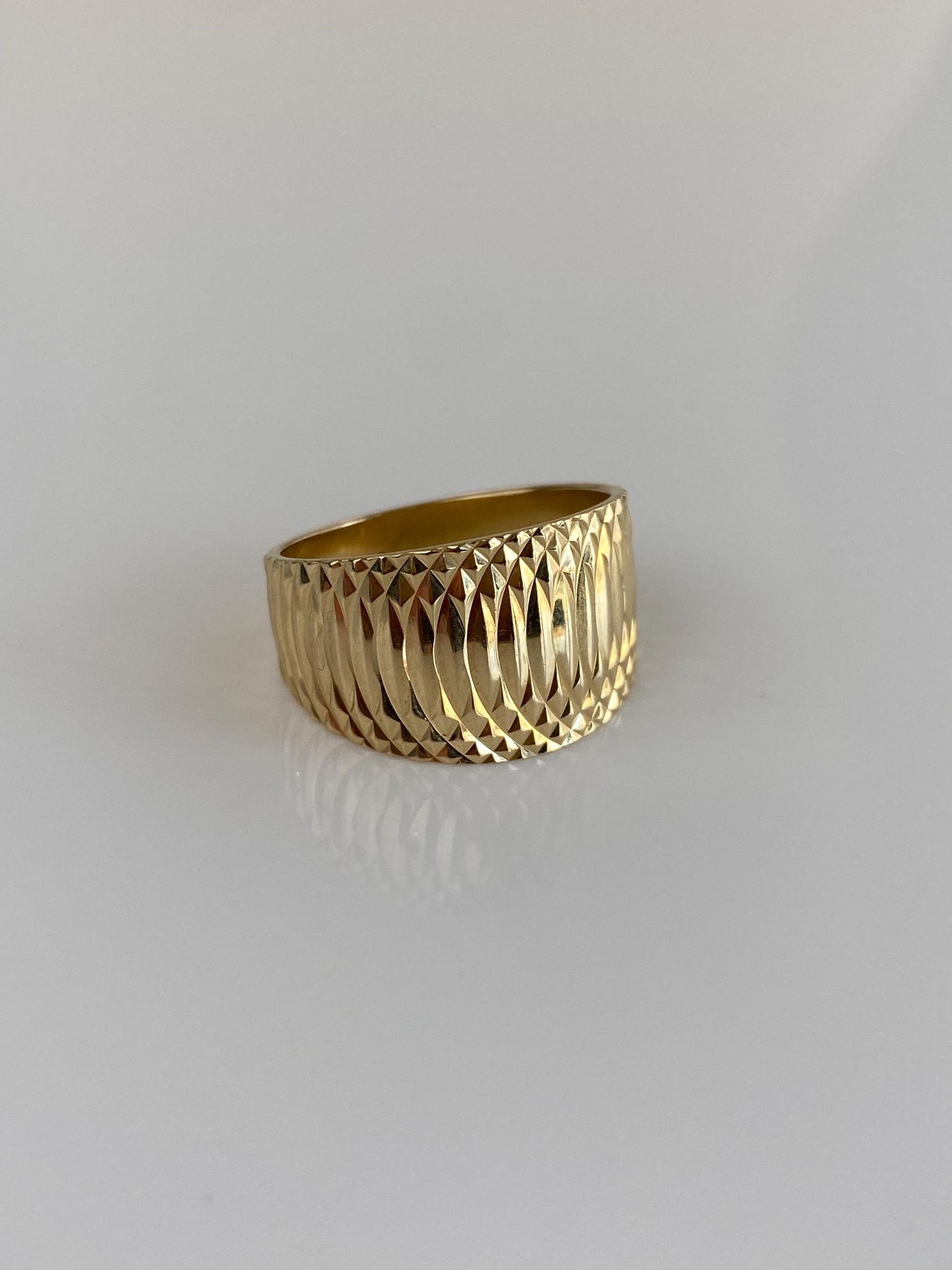Vintage Solid 14k Yellow Gold Diamond Cut Wide Ring Band - Size 6.75