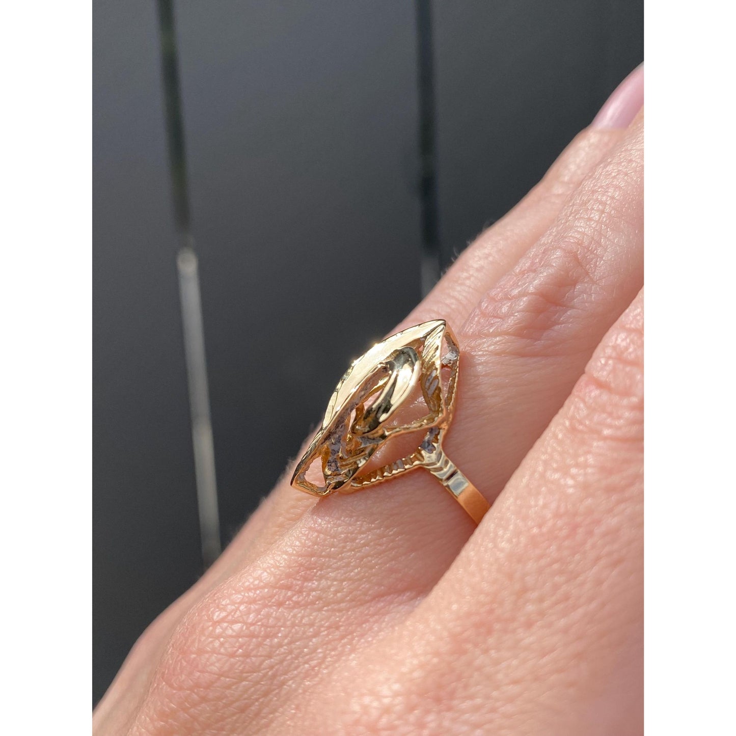 Vintage Solid 18k Yellow Gold Diamond Cut Ring - Size 6