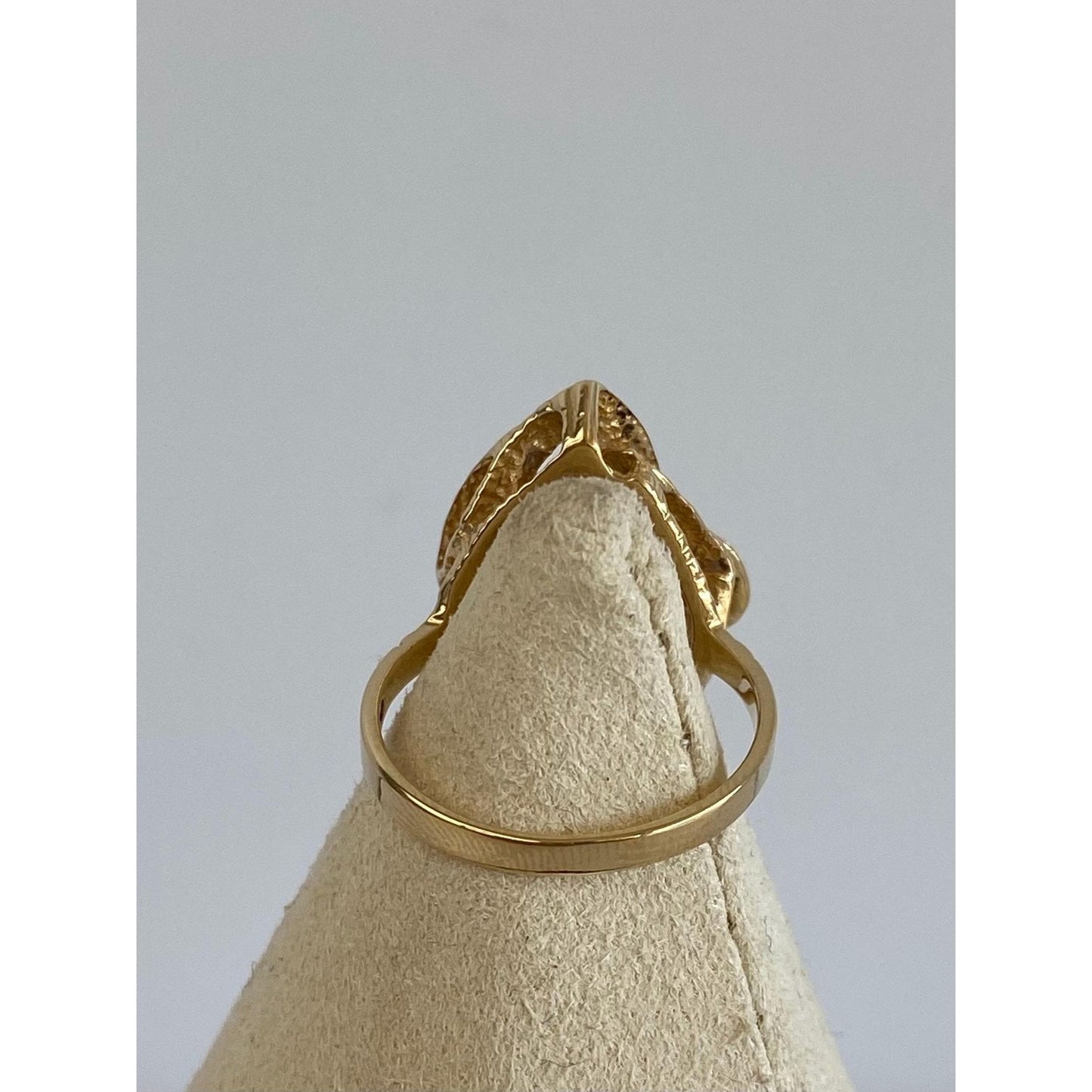 Vintage Solid 18k Yellow Gold Diamond Cut Ring - Size 6