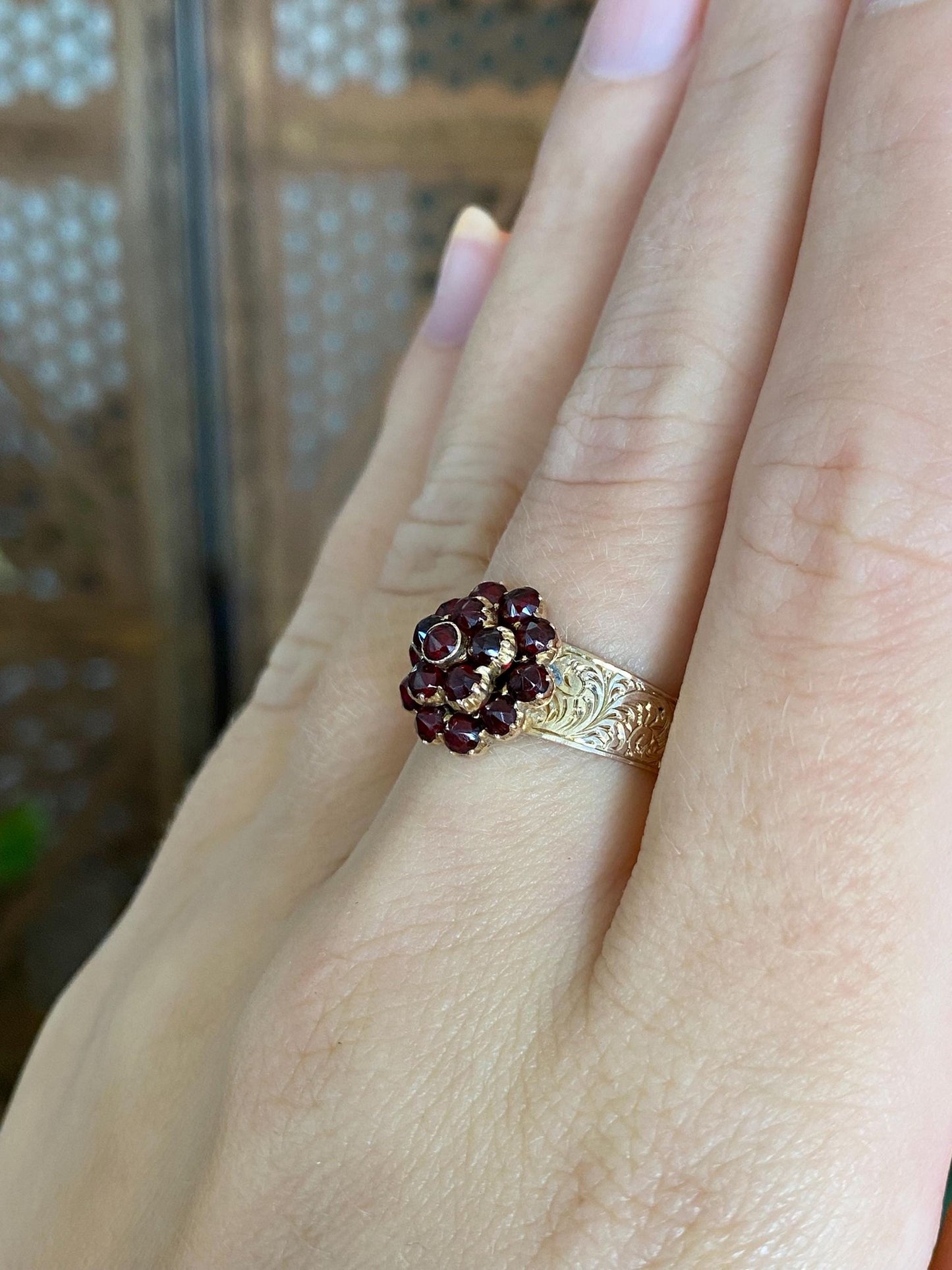 Vintage Solid 9k Yellow Gold Garnet Cluster Designed Ring - Size 7