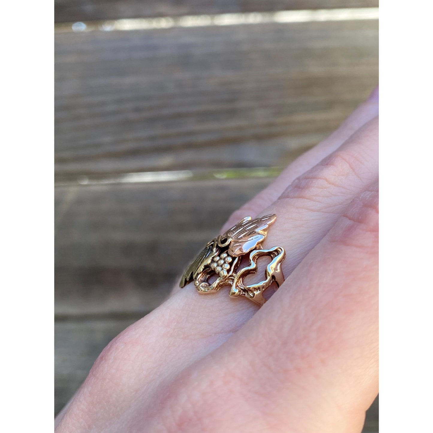 Solid 10k Black Hills Gold Grapevine Ring Band - Size 6.75