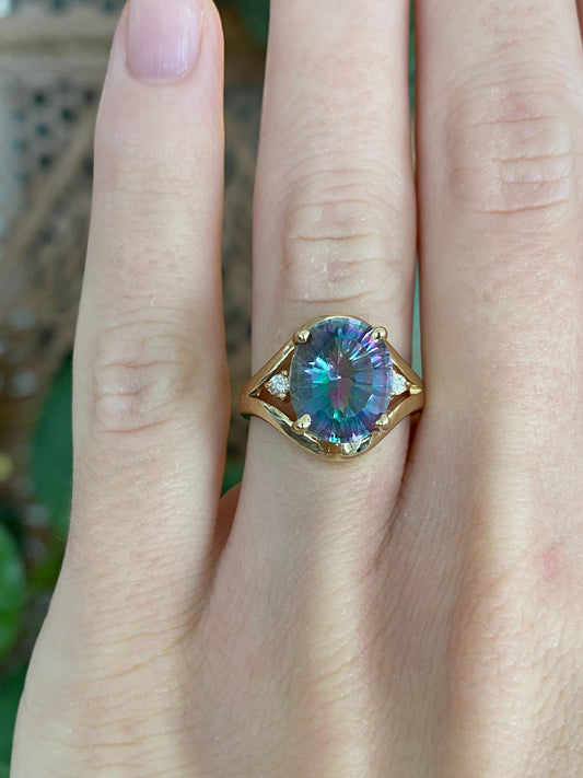Vintage Solid 14k Yellow Gold Diamond Mystic Topaz Ring - Size 4.75