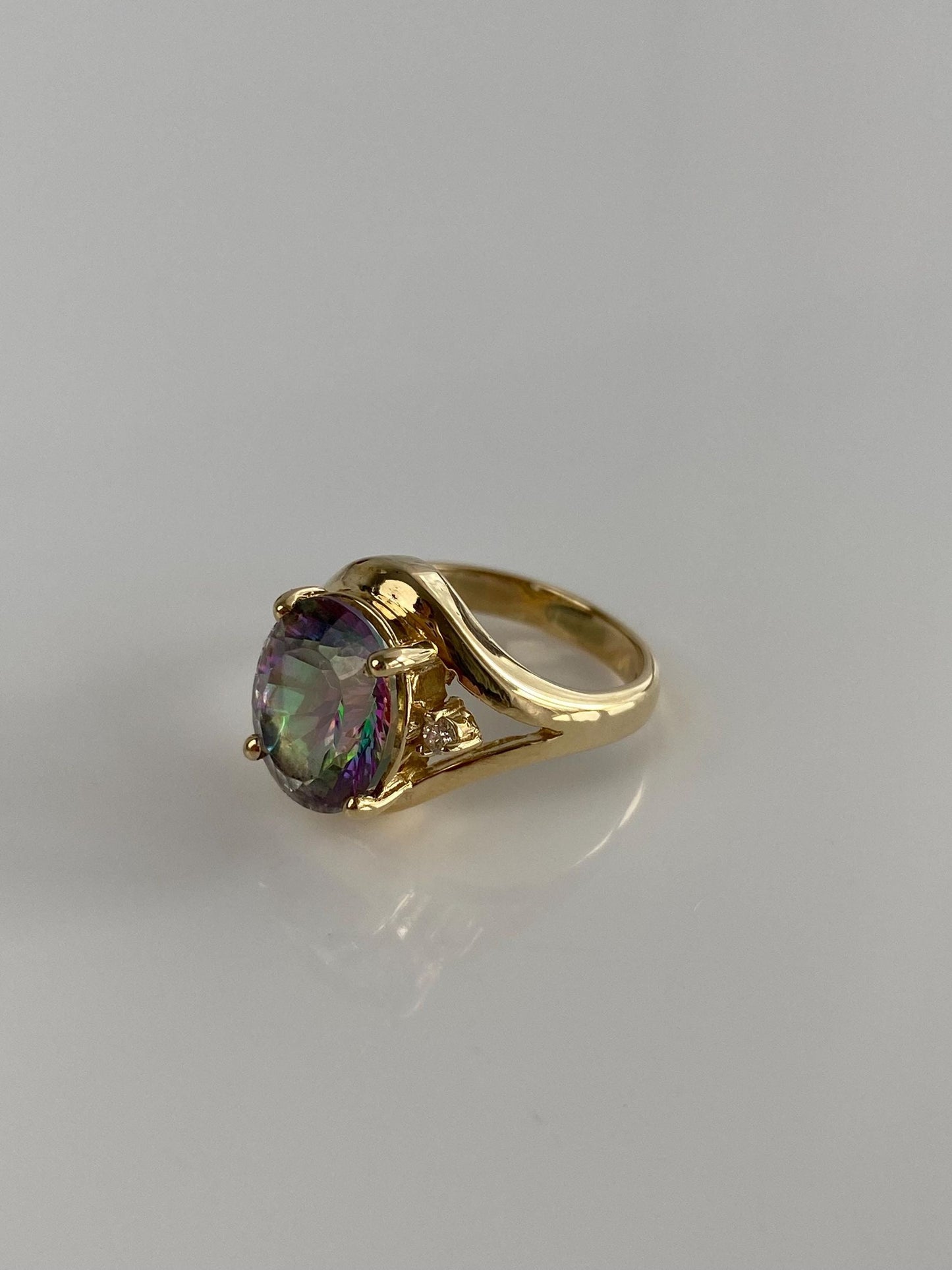 Vintage Solid 14k Yellow Gold Diamond Mystic Topaz Ring - Size 4.75