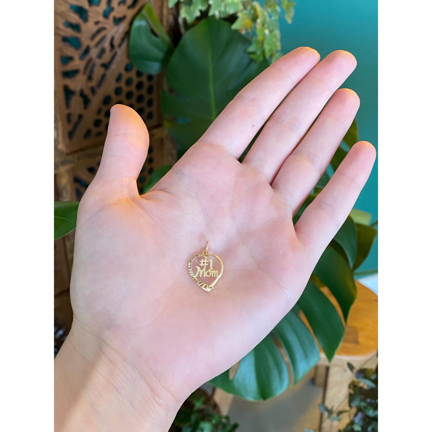 Vintage Solid 14k Yellow Gold #1 Mom Heart Charm