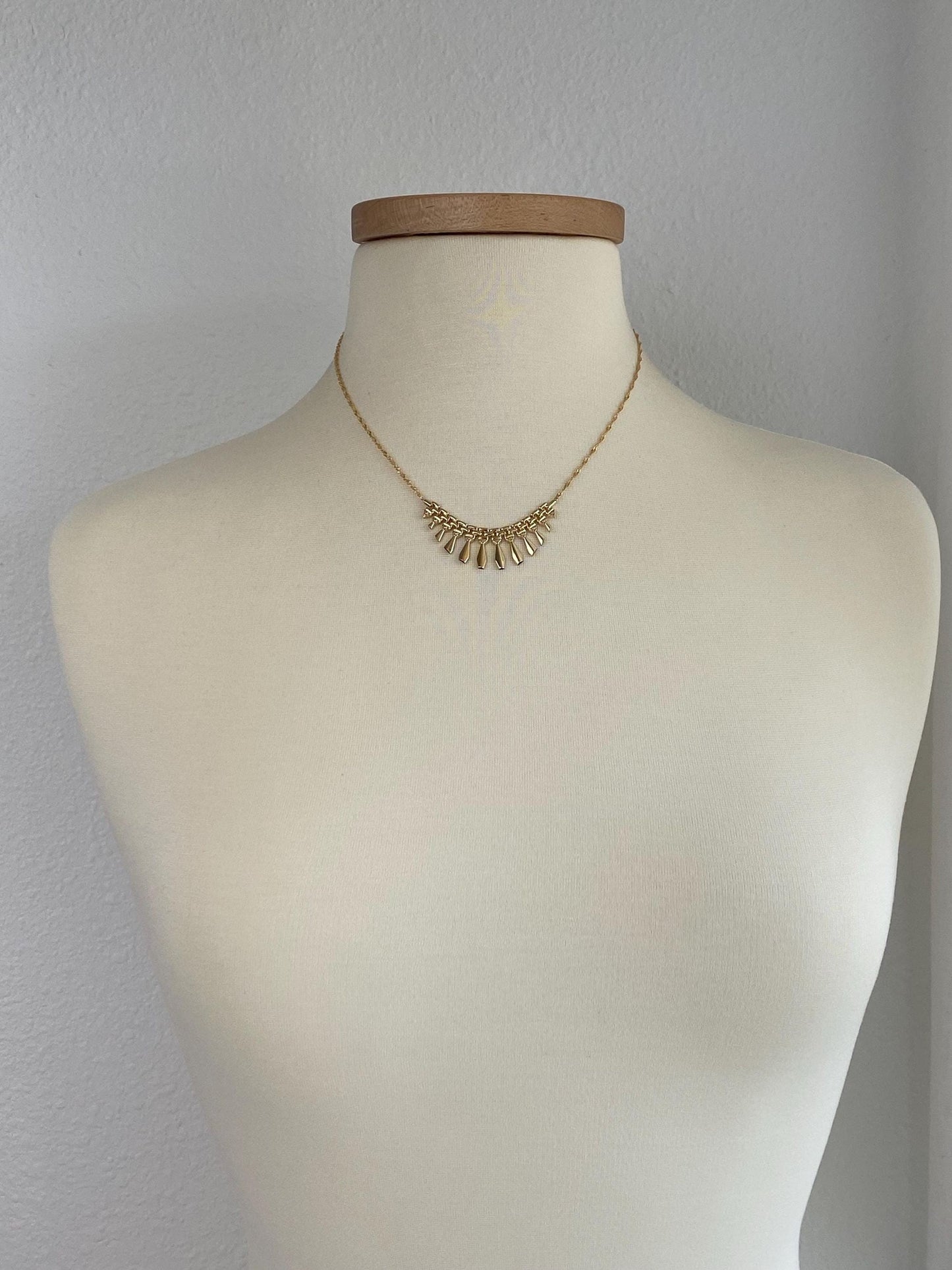 Vintage 14k Yellow Gold Graduated Cleopatra Twist Chain Necklace - 17.75 inches