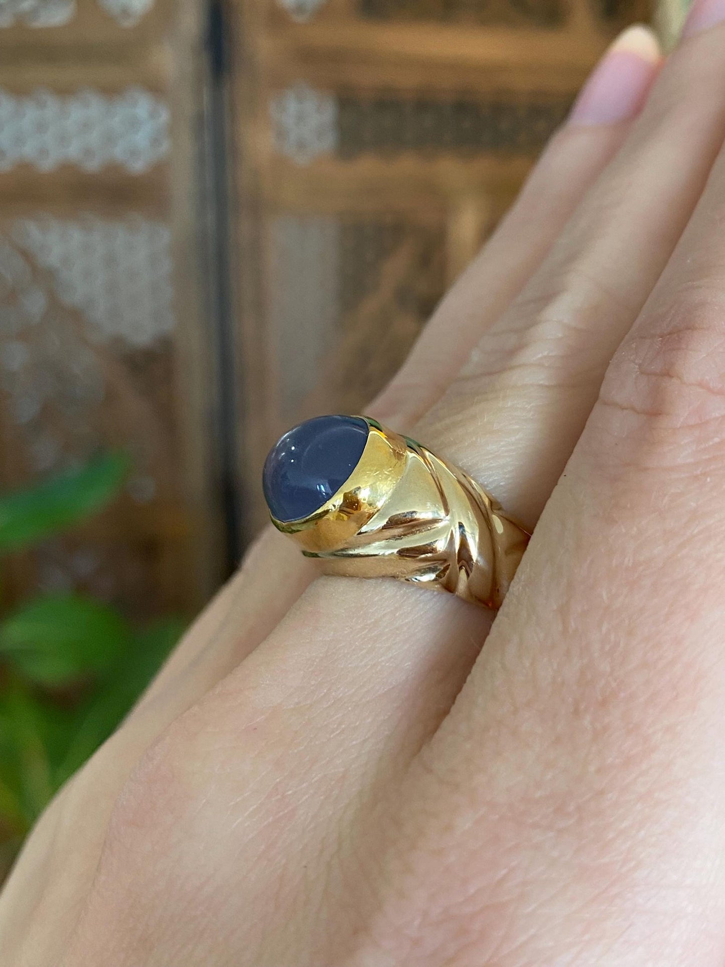 Vintage Solid 14k Yellow Gold Purple Chalcedony Ring - Size 6.25
