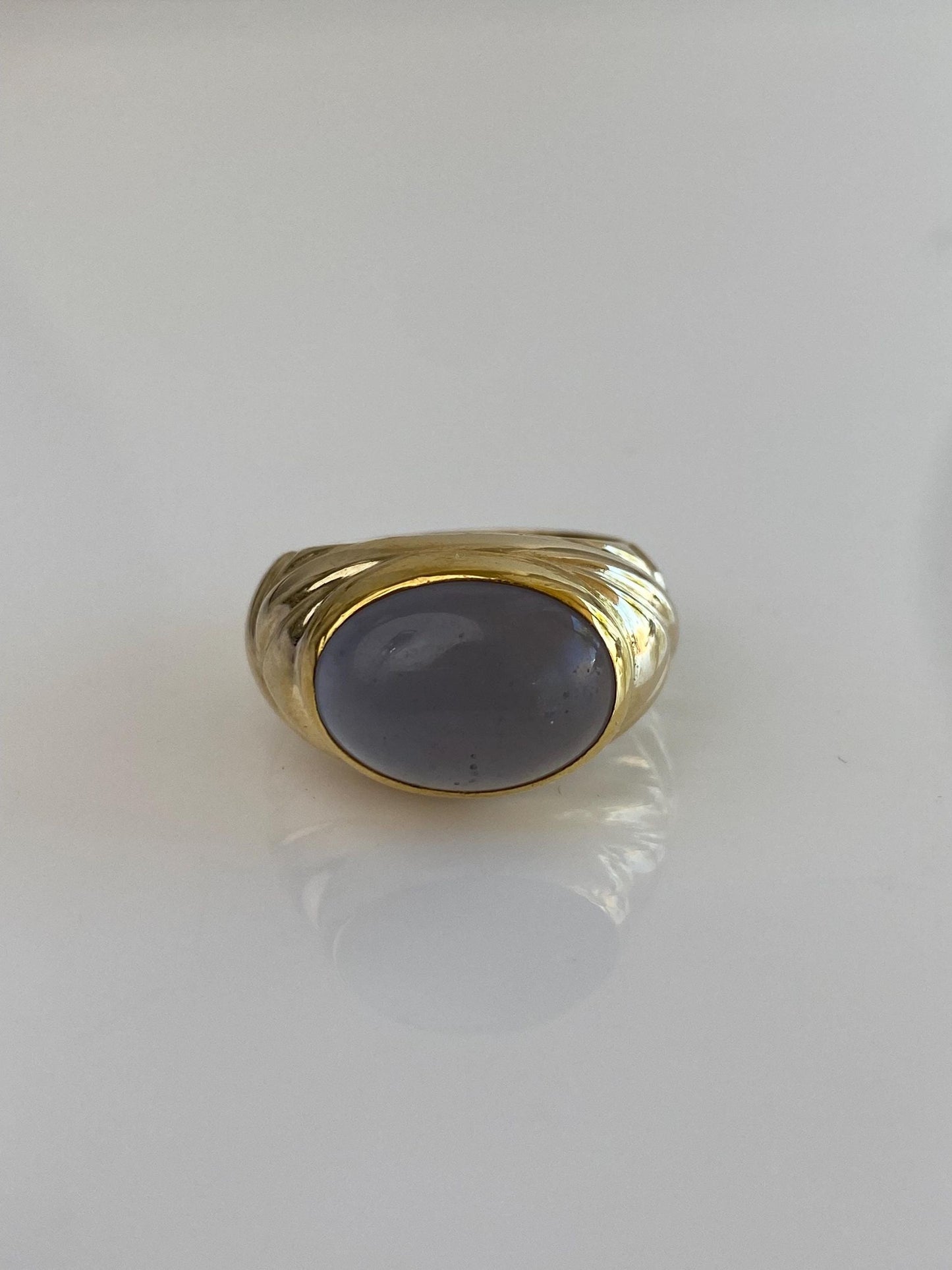 Vintage Solid 14k Yellow Gold Purple Chalcedony Ring - Size 6.25