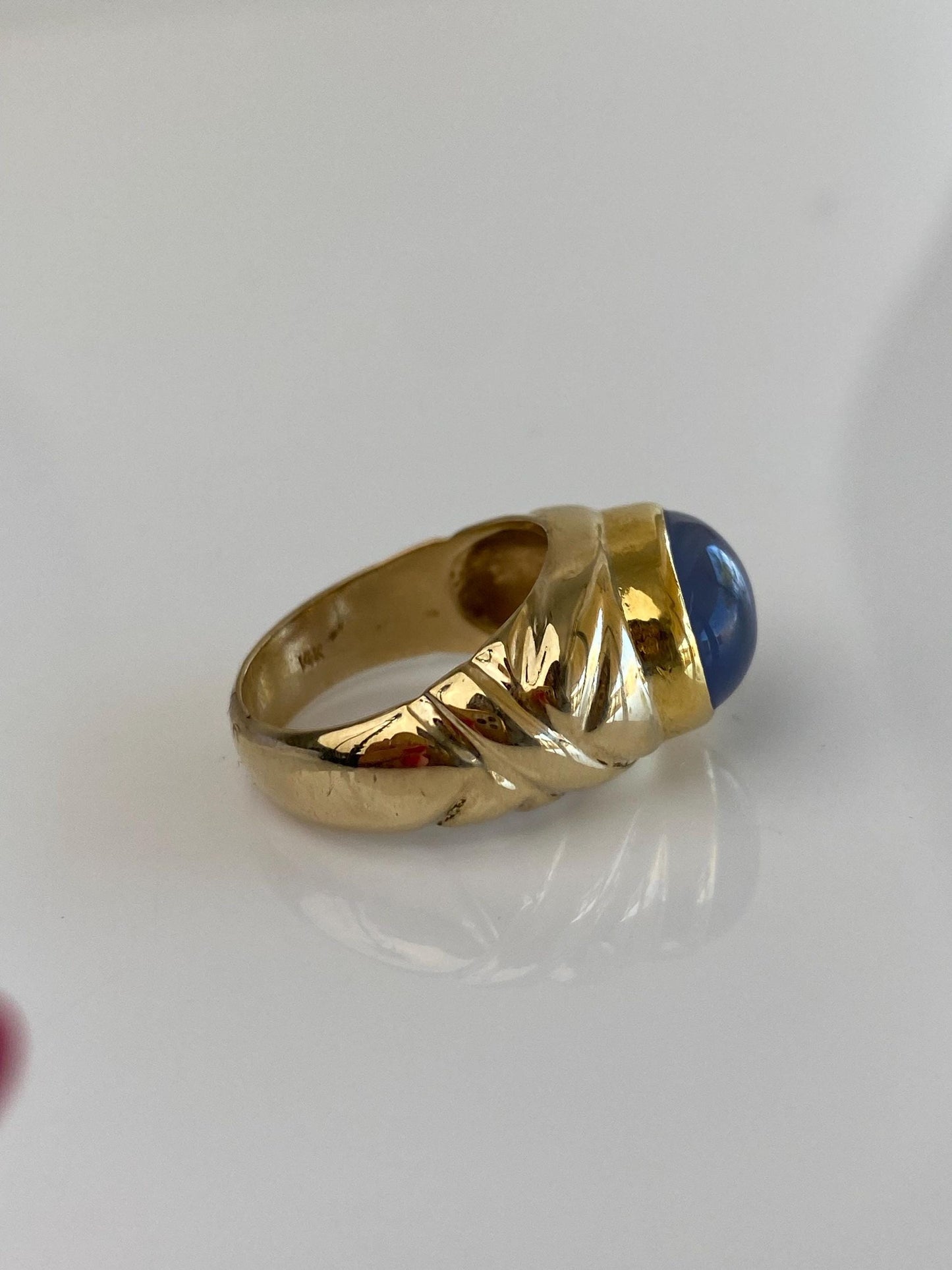 Vintage Solid 14k Yellow Gold Purple Chalcedony Ring - Size 6.25